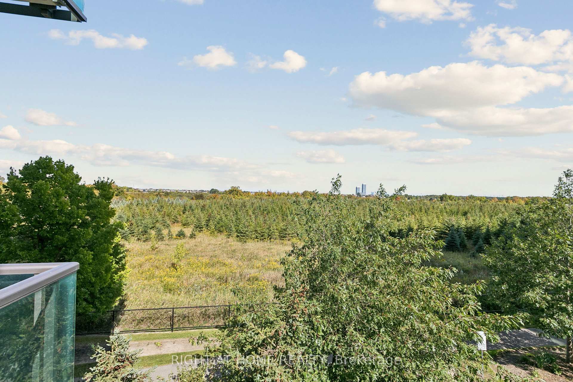 Photo 39 of 45 Yorkland Boulevard, Brampton, Goreway Drive Corridor — HOMEH