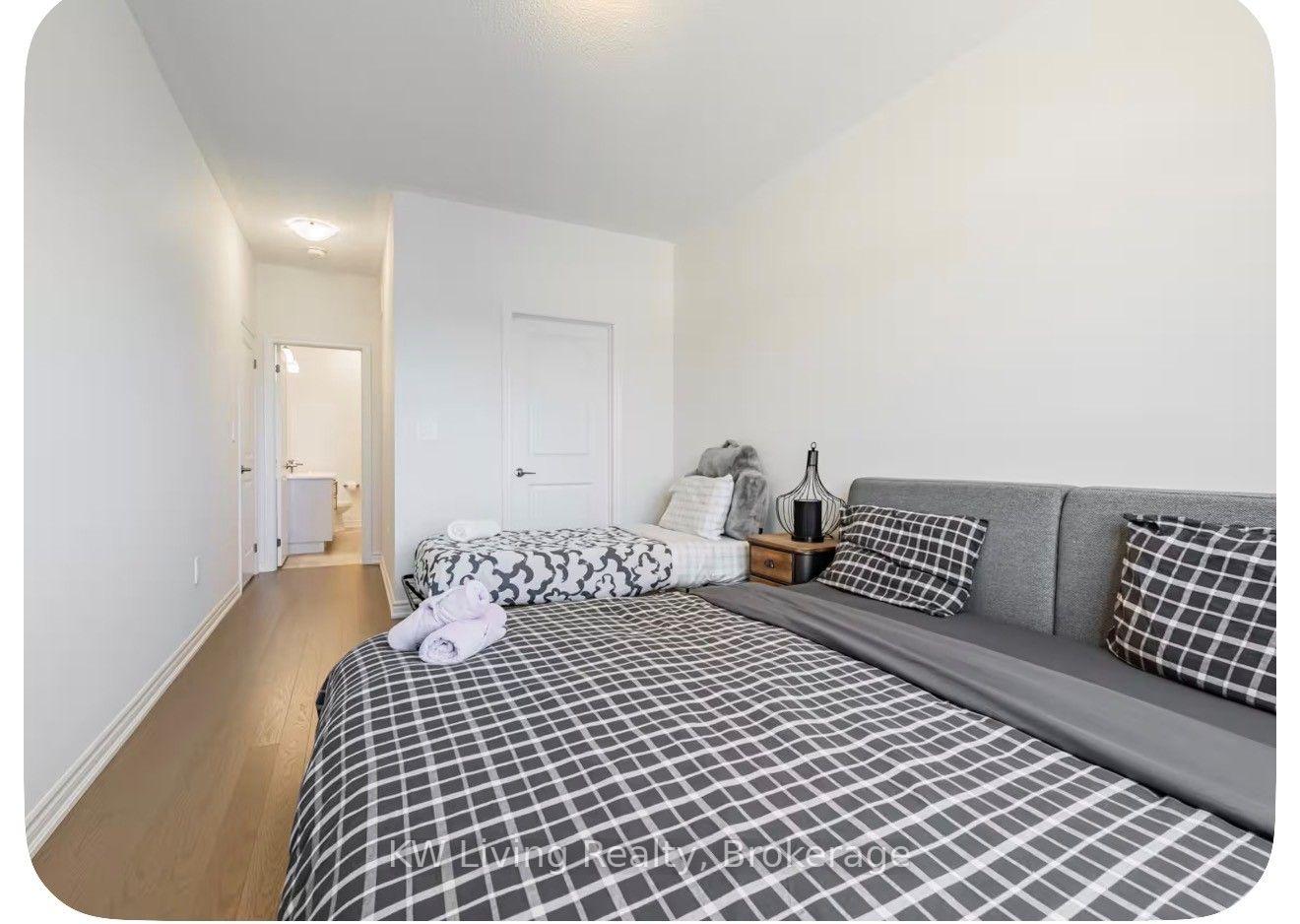 Photo 12 of 72 Bermondsey Way, Brampton, Bram West — HOMEH
