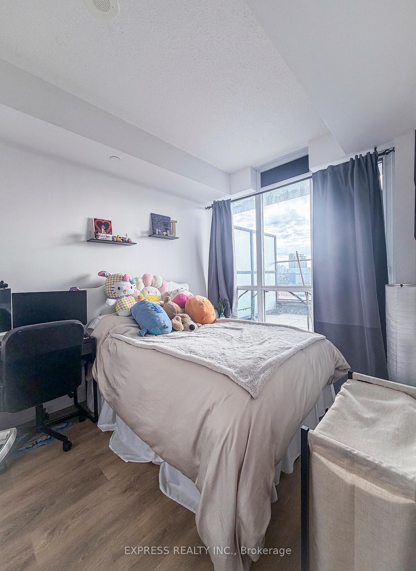 Photo 6 of Unit 501, 128 Fairview Mall Drive, North York, Don Valley Village — HOMEH