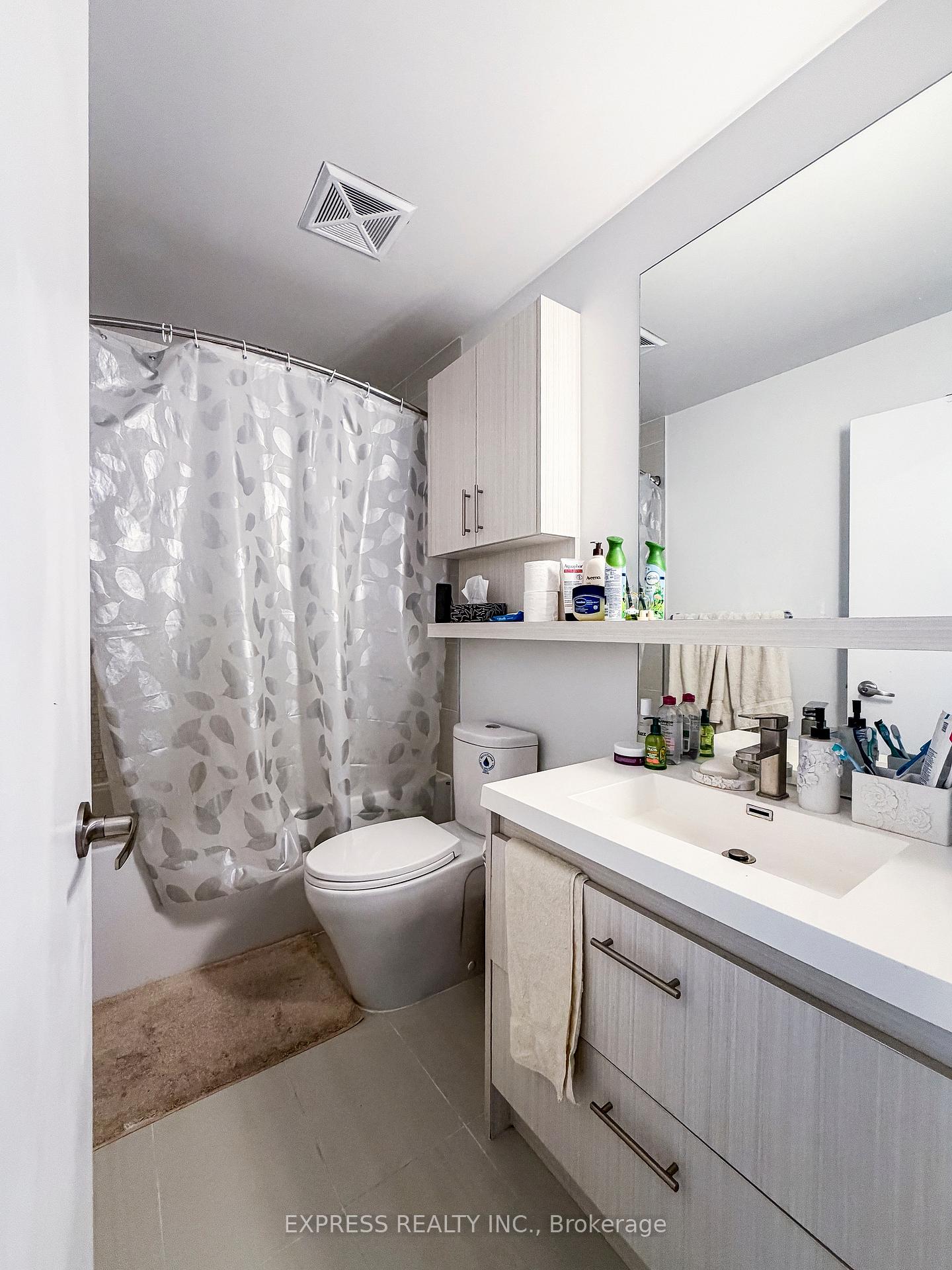 Photo 9 of Unit 501, 128 Fairview Mall Drive, North York, Don Valley Village — HOMEH