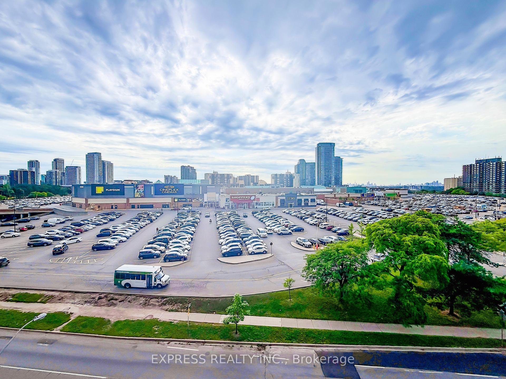 Photo 12 of Unit 501, 128 Fairview Mall Drive, North York, Don Valley Village — HOMEH