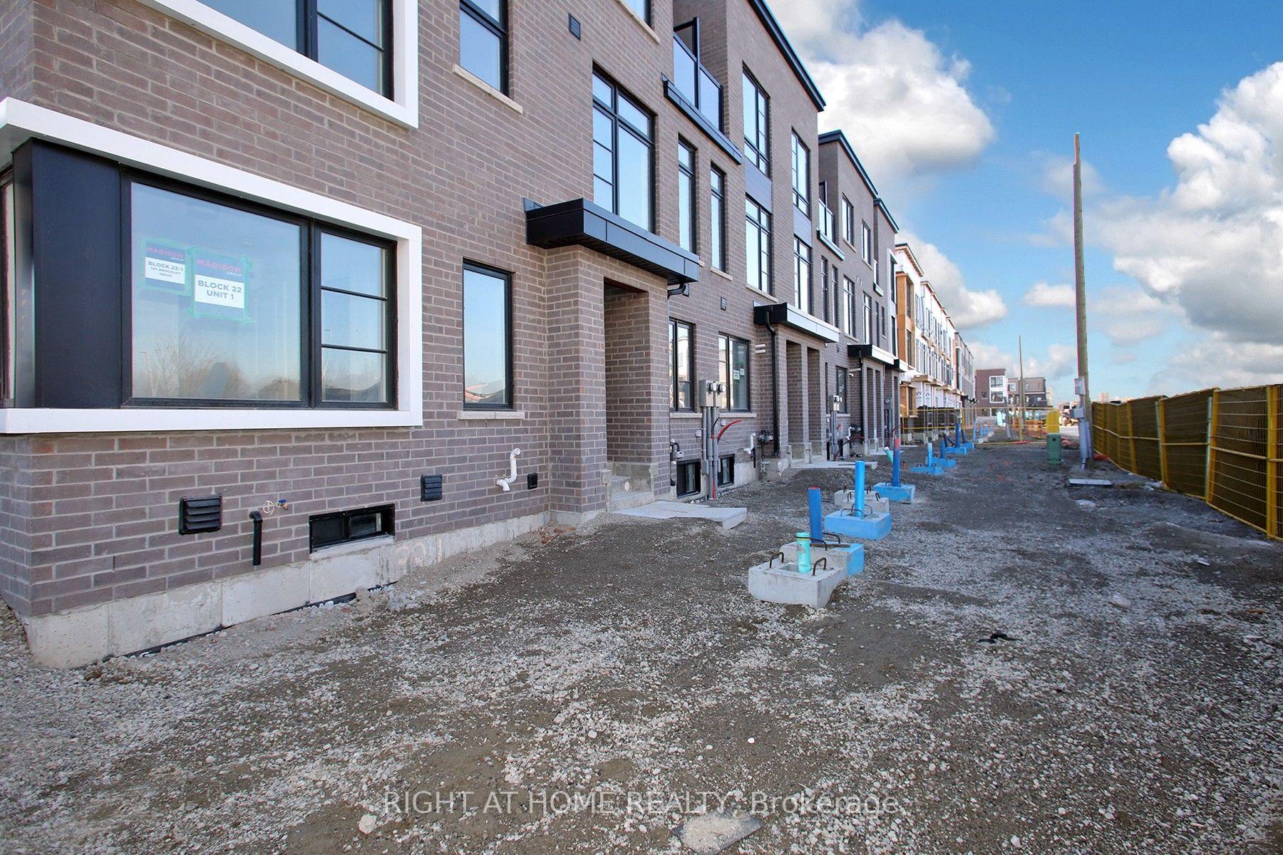 Photo 4 of 128 Brockley Drive, Scarborough, Bendale — HOMEH