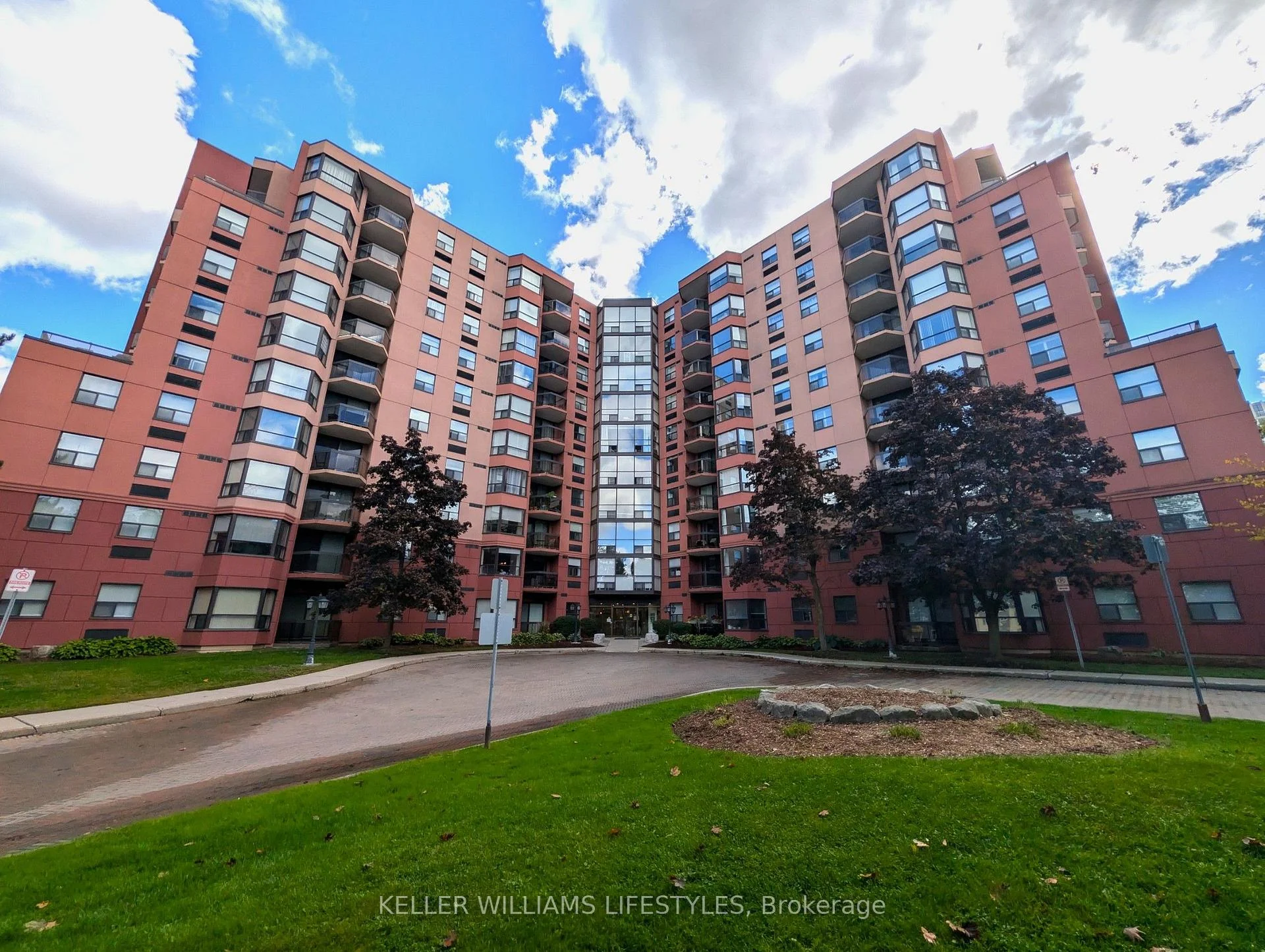 Photo of Unit 503, 600 Talbot Street