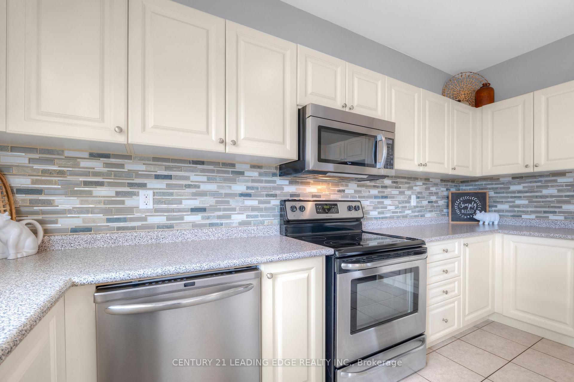 Photo 6 of 1 Hare Farm Gate, Whitchurch-Stouffville, Stouffville — HOMEH