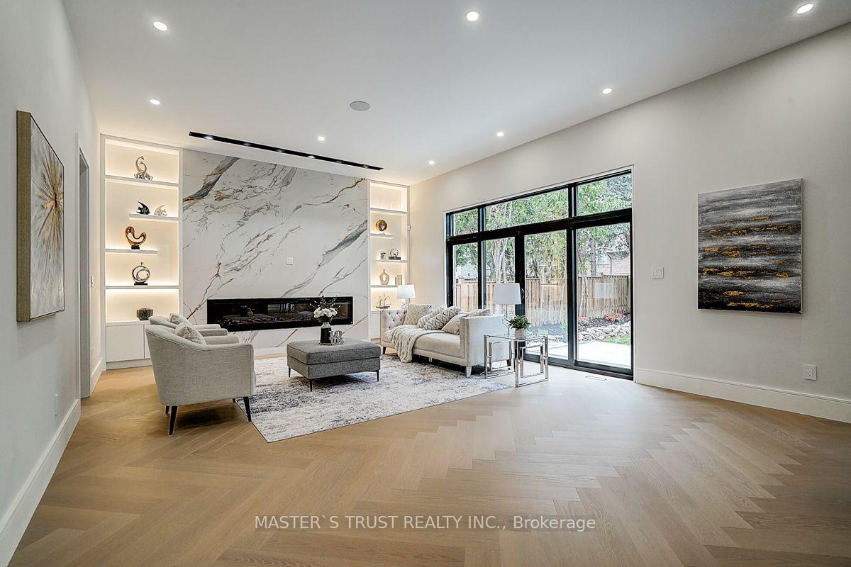 Photo 11 of 202 Carlton Road, Markham, Unionville — HOMEH
