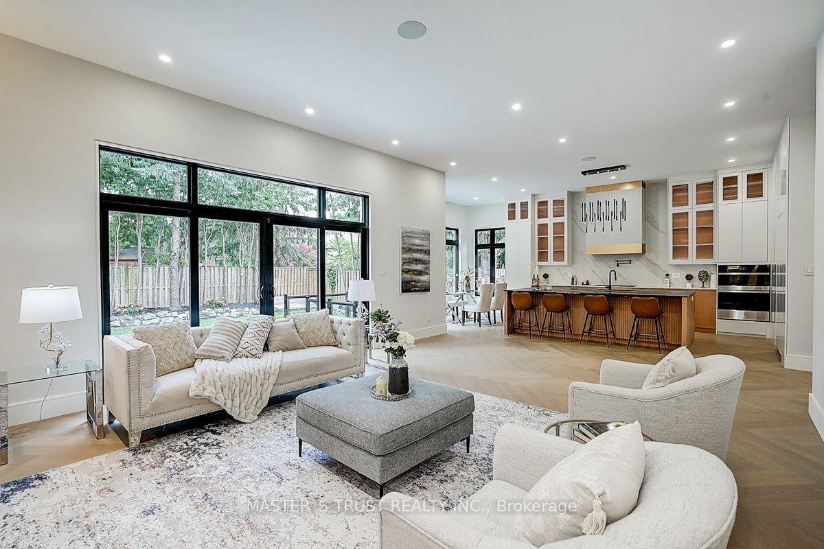 Photo 12 of 202 Carlton Road, Markham, Unionville — HOMEH
