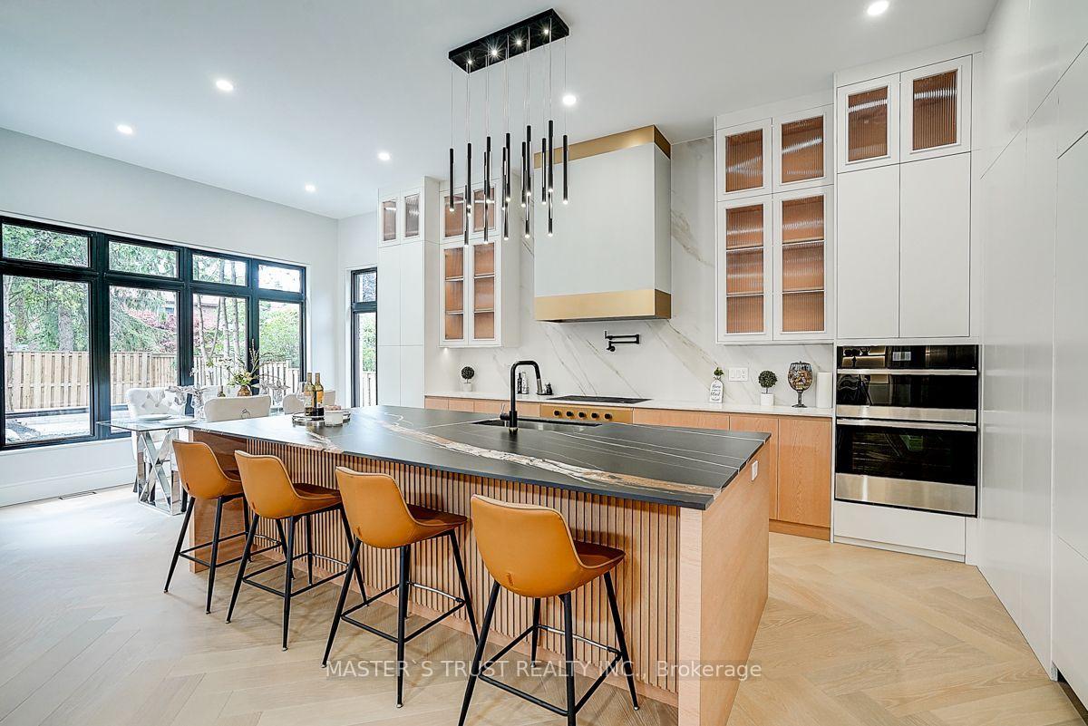 Photo 13 of 202 Carlton Road, Markham, Unionville — HOMEH