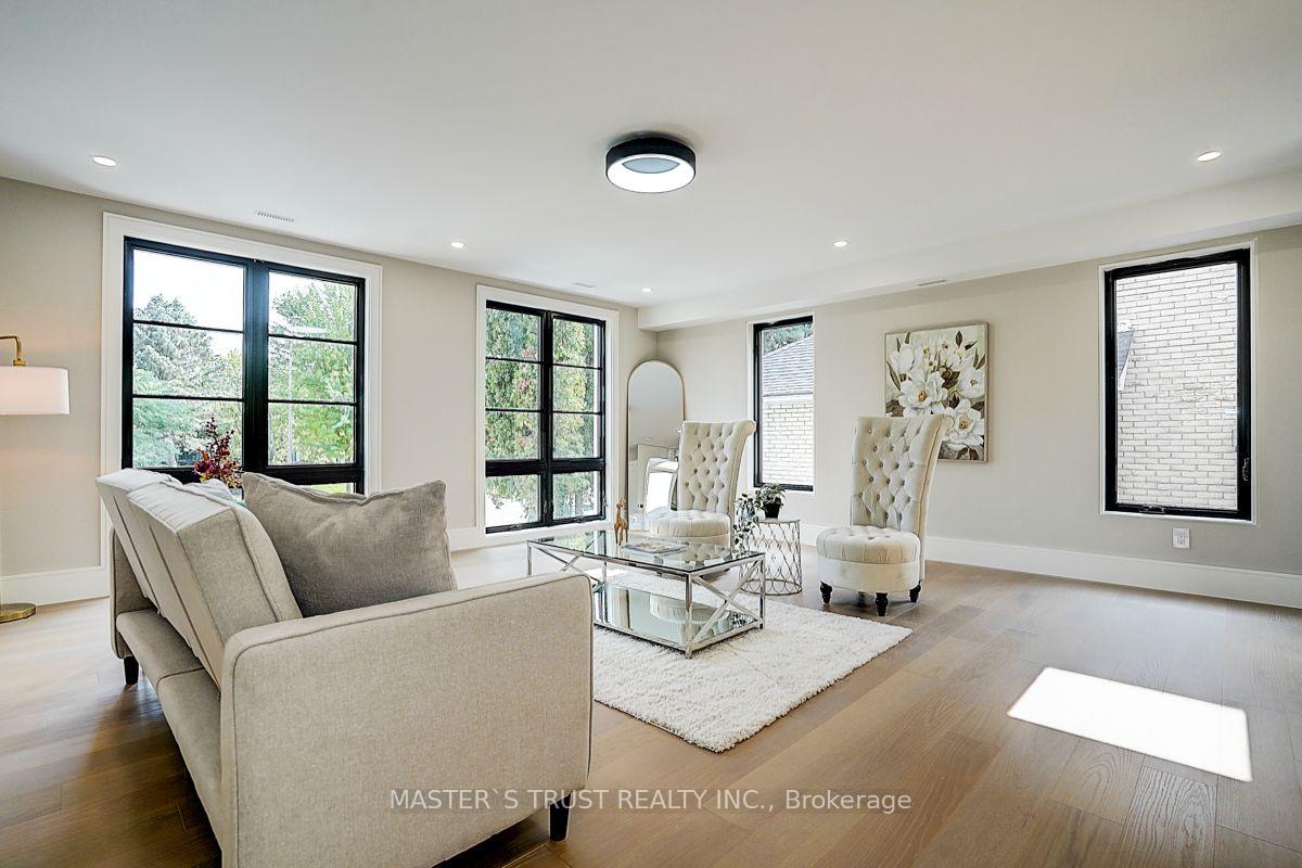 Photo 19 of 202 Carlton Road, Markham, Unionville — HOMEH