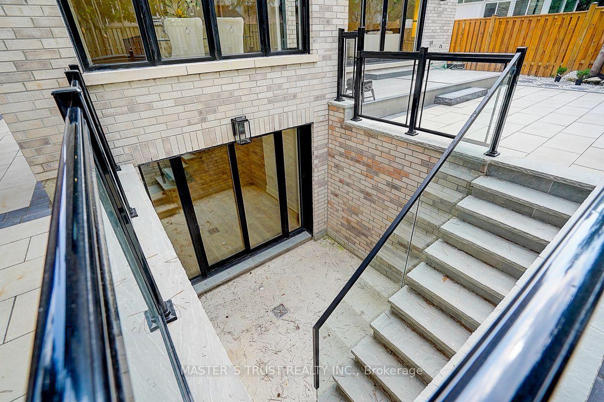 Photo 31 of 202 Carlton Road, Markham, Unionville — HOMEH