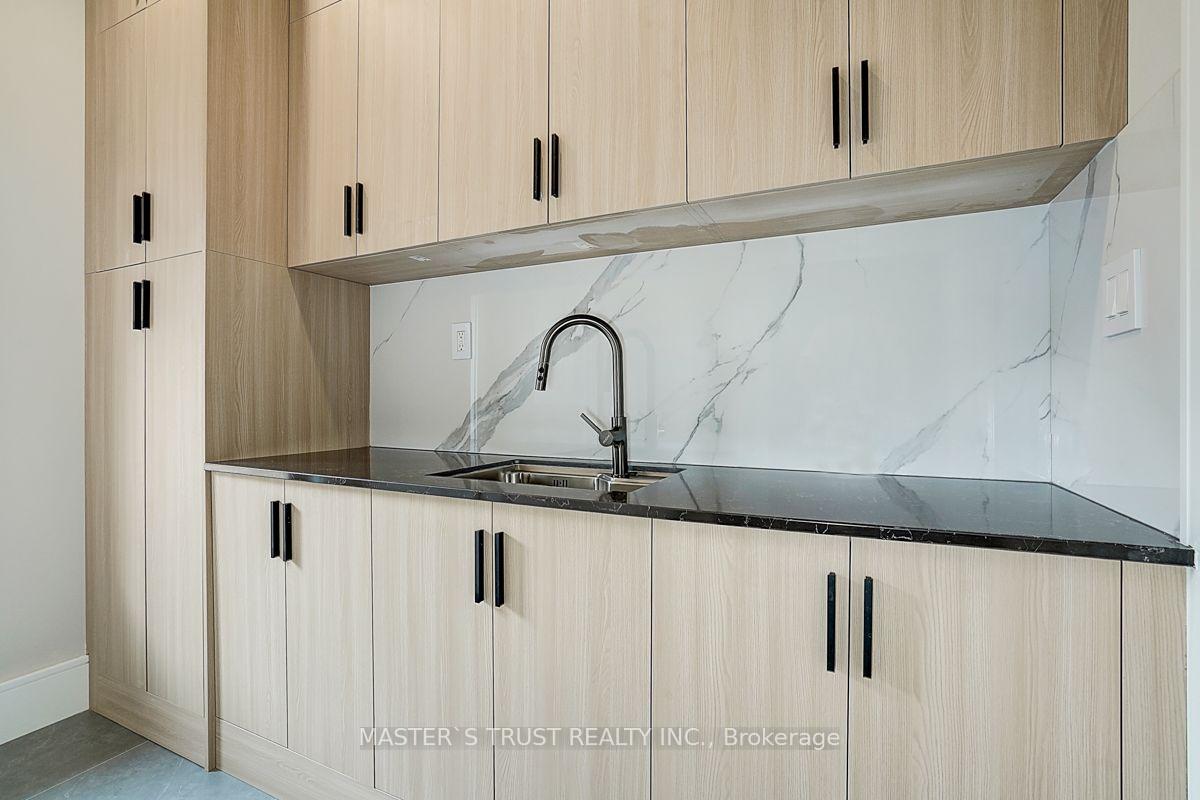 Photo 37 of 202 Carlton Road, Markham, Unionville — HOMEH