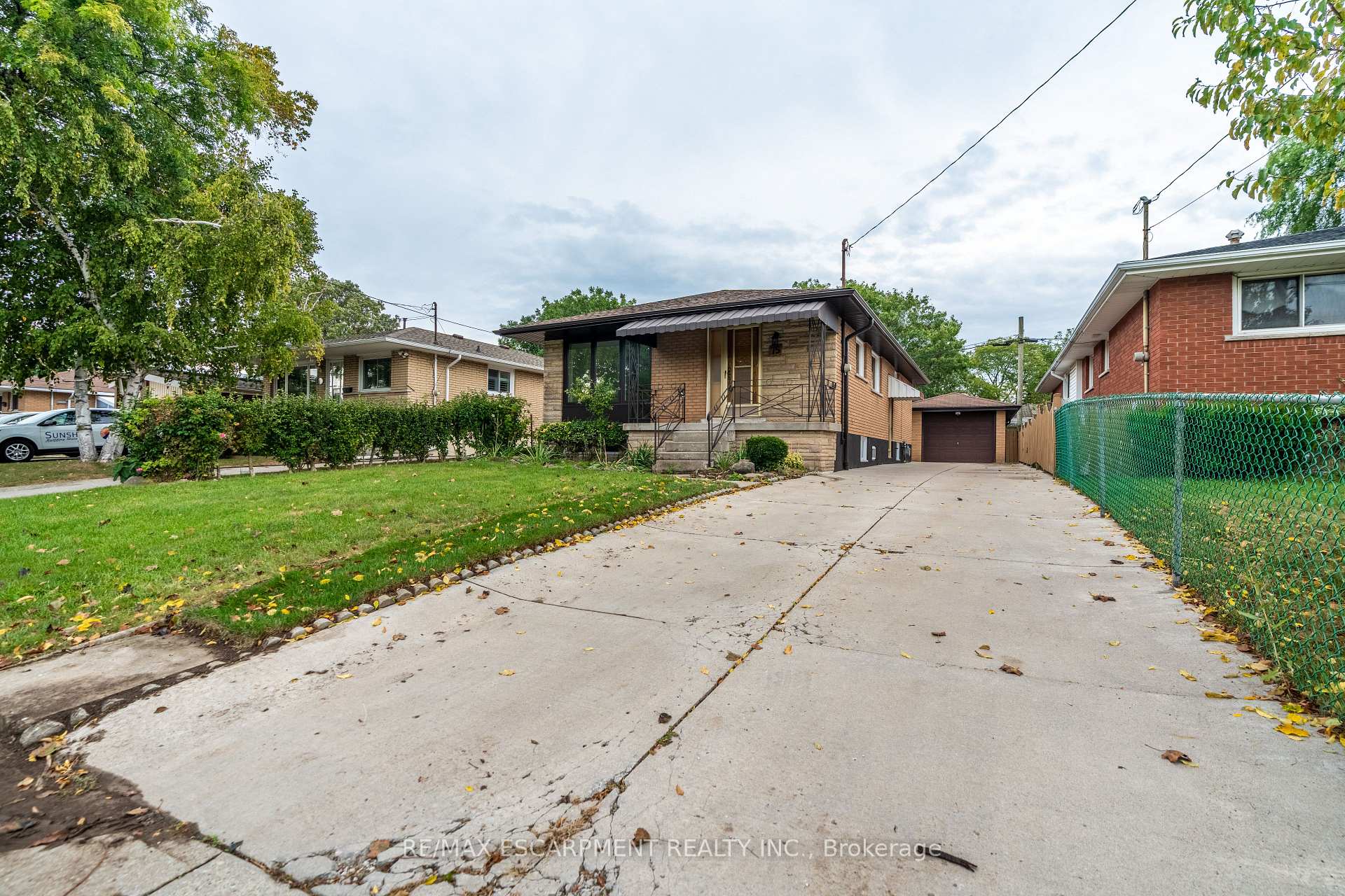 Photo 2 of 75 Purdy Crescent, Hamilton, Greeningdon — HOMEH