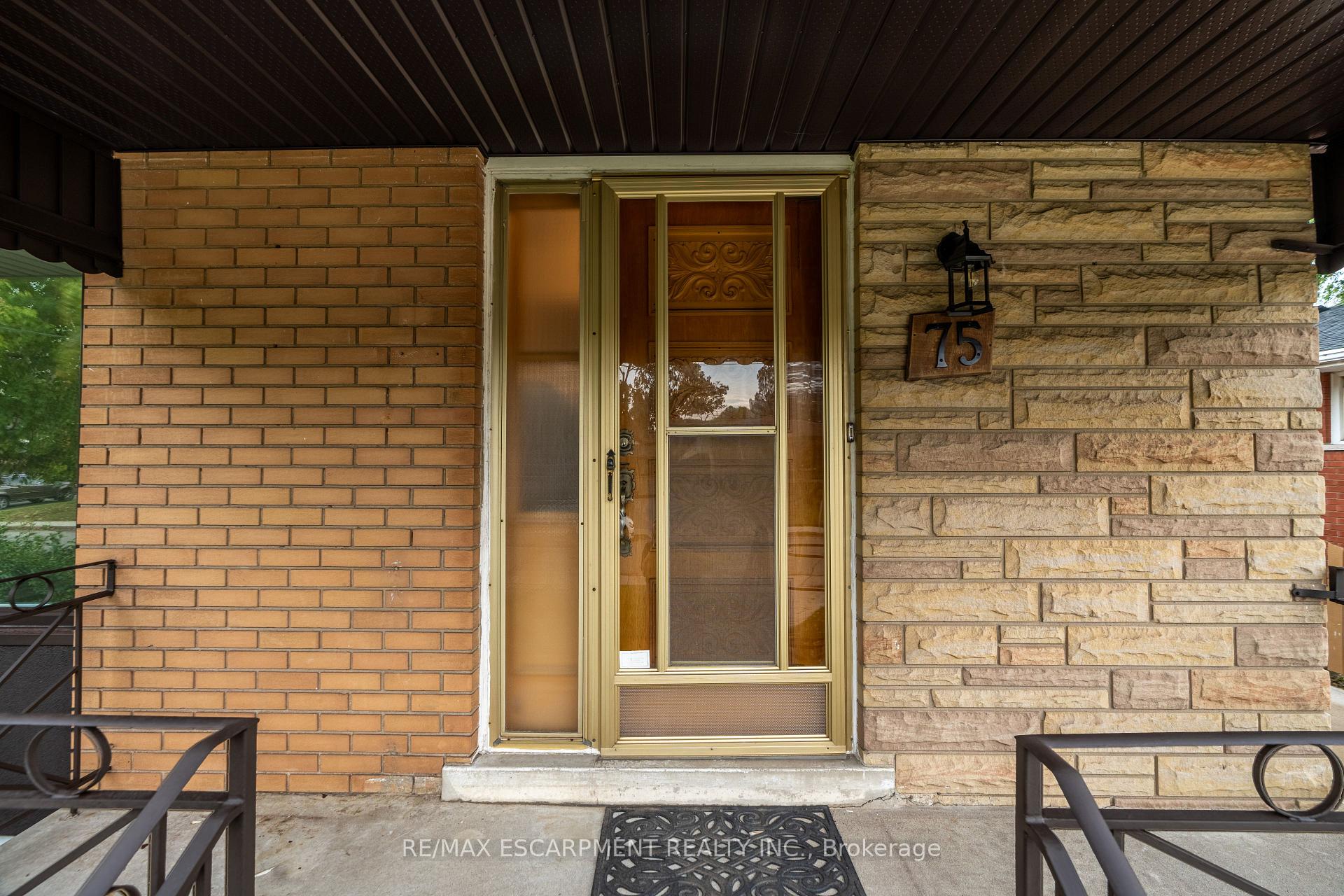 Photo 3 of 75 Purdy Crescent, Hamilton, Greeningdon — HOMEH