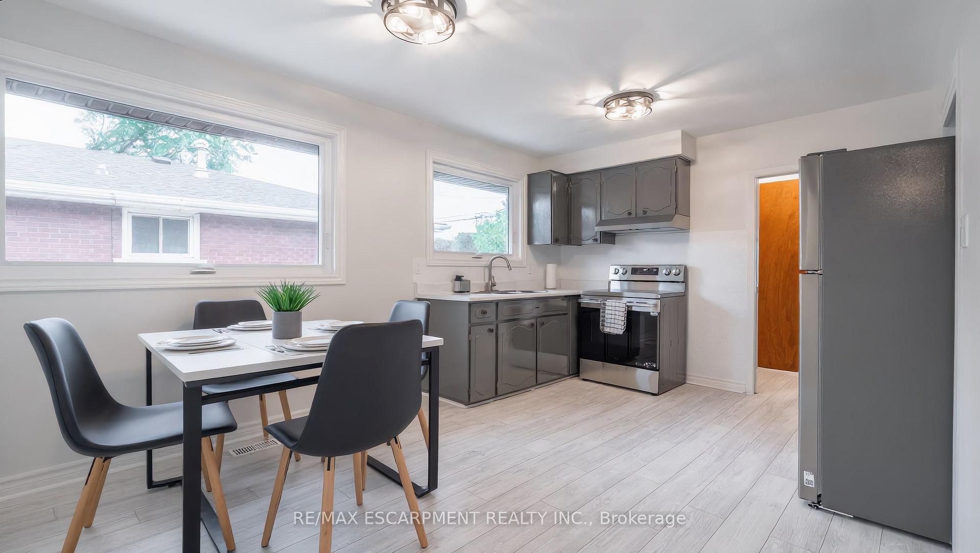 Photo 12 of 75 Purdy Crescent, Hamilton, Greeningdon — HOMEH