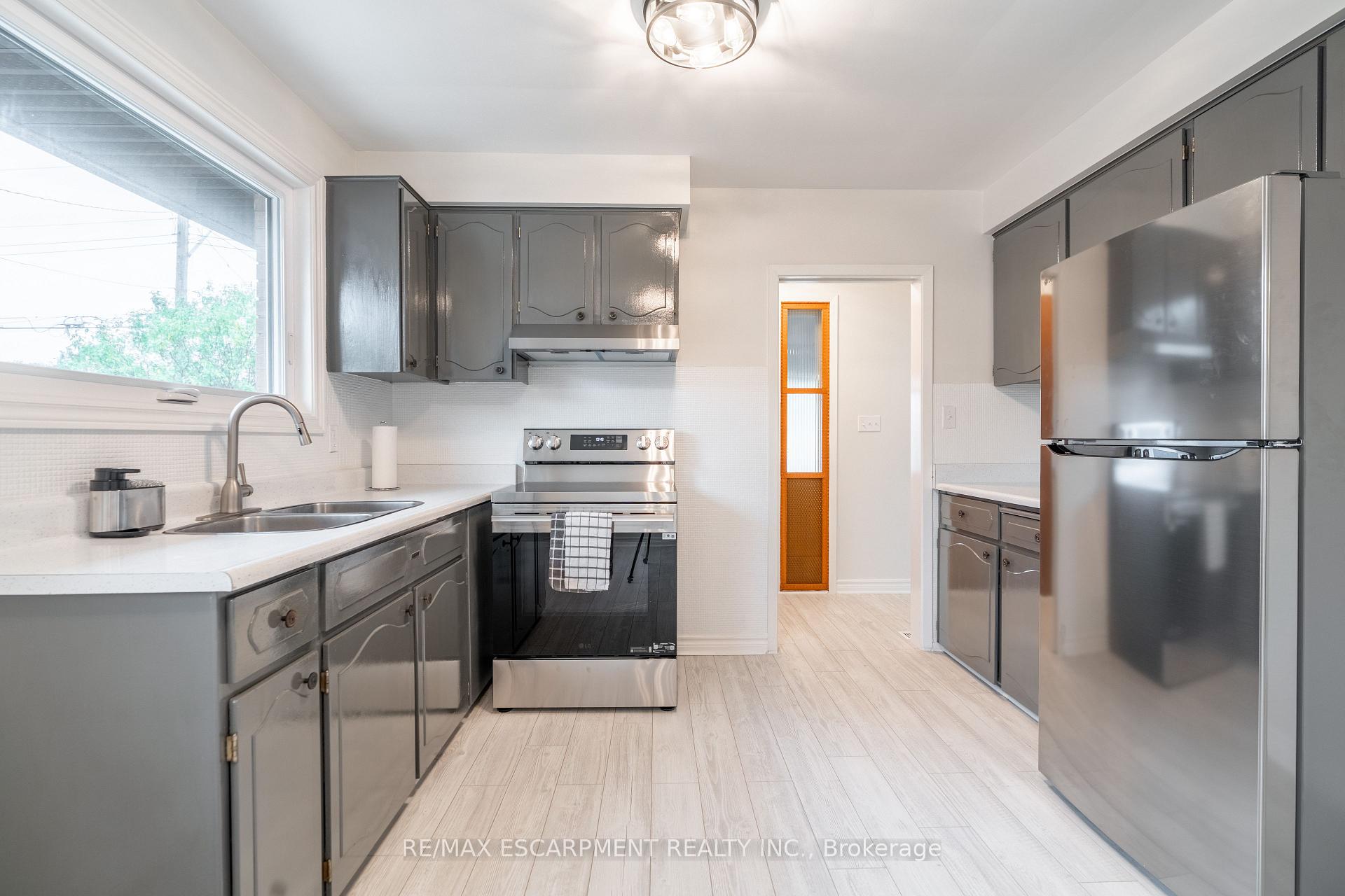 Photo 14 of 75 Purdy Crescent, Hamilton, Greeningdon — HOMEH