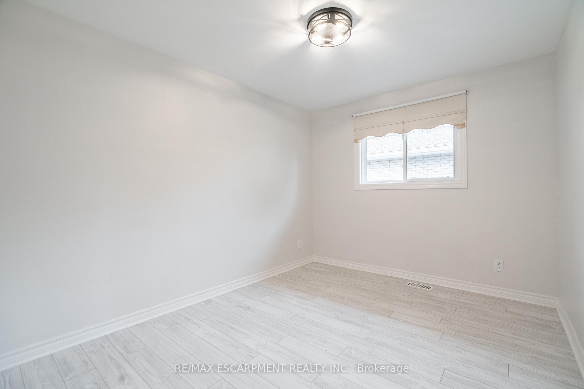 Photo 17 of 75 Purdy Crescent, Hamilton, Greeningdon — HOMEH