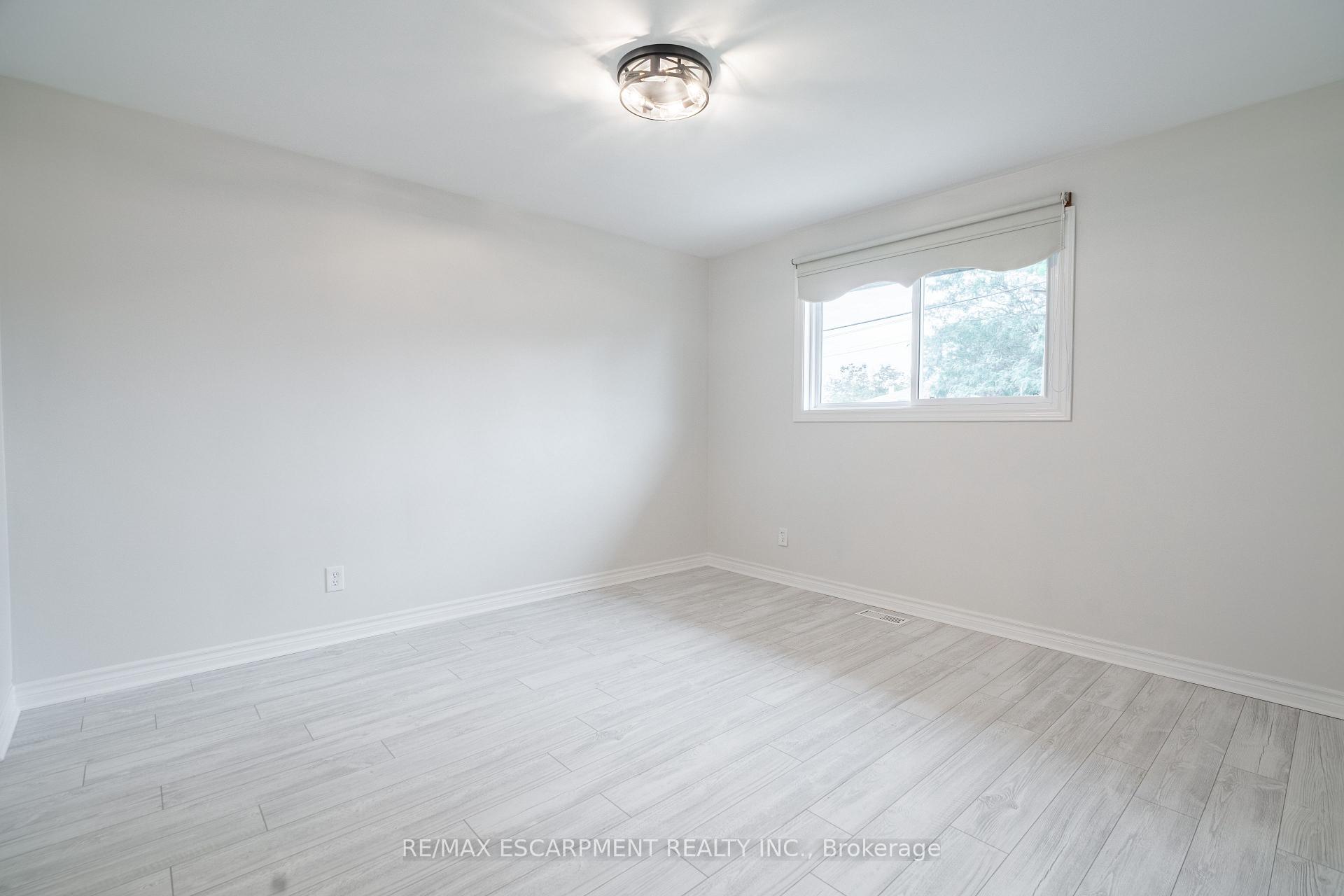 Photo 18 of 75 Purdy Crescent, Hamilton, Greeningdon — HOMEH