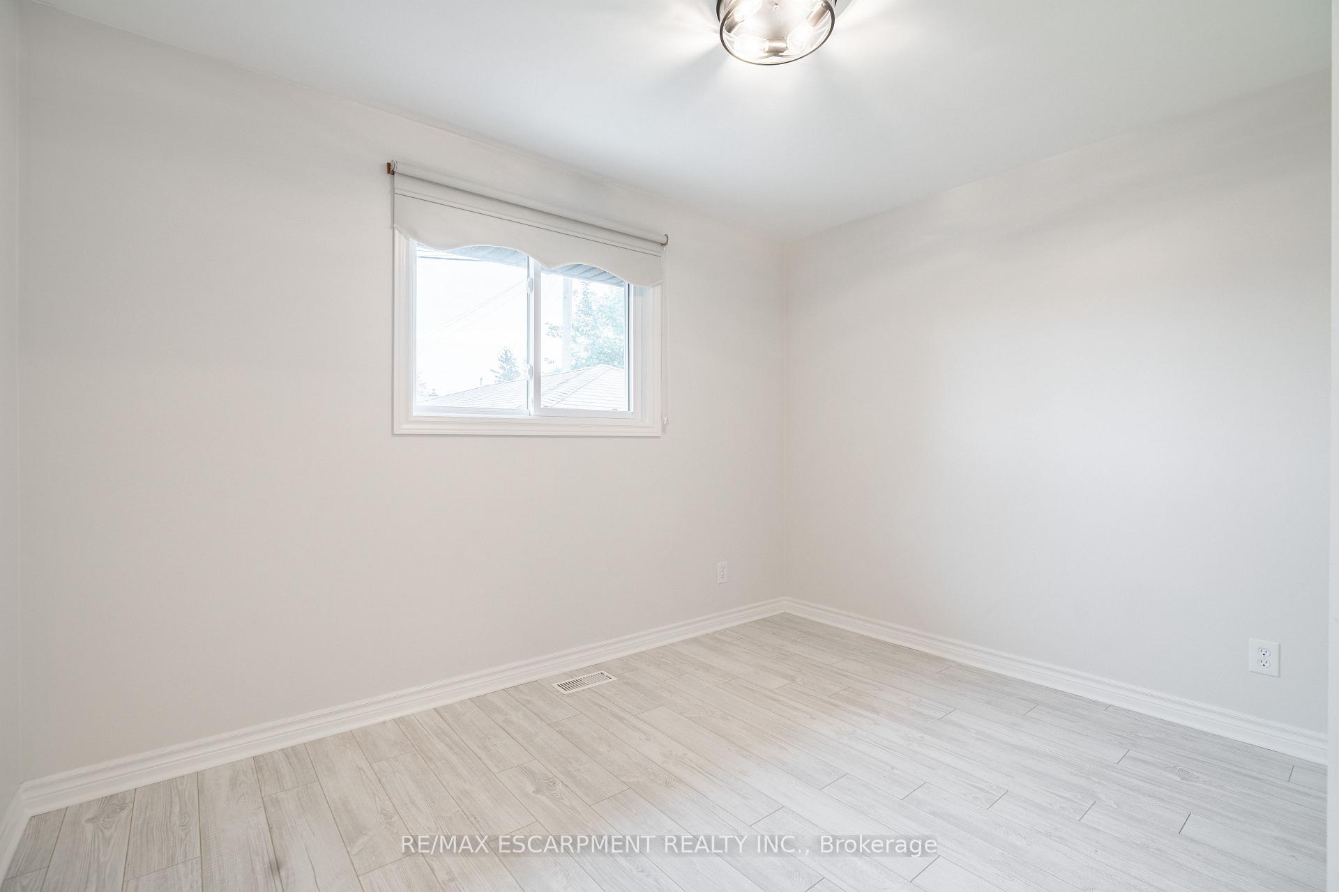 Photo 20 of 75 Purdy Crescent, Hamilton, Greeningdon — HOMEH