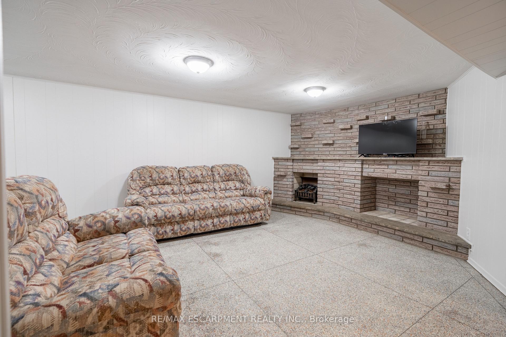 Photo 25 of 75 Purdy Crescent, Hamilton, Greeningdon — HOMEH