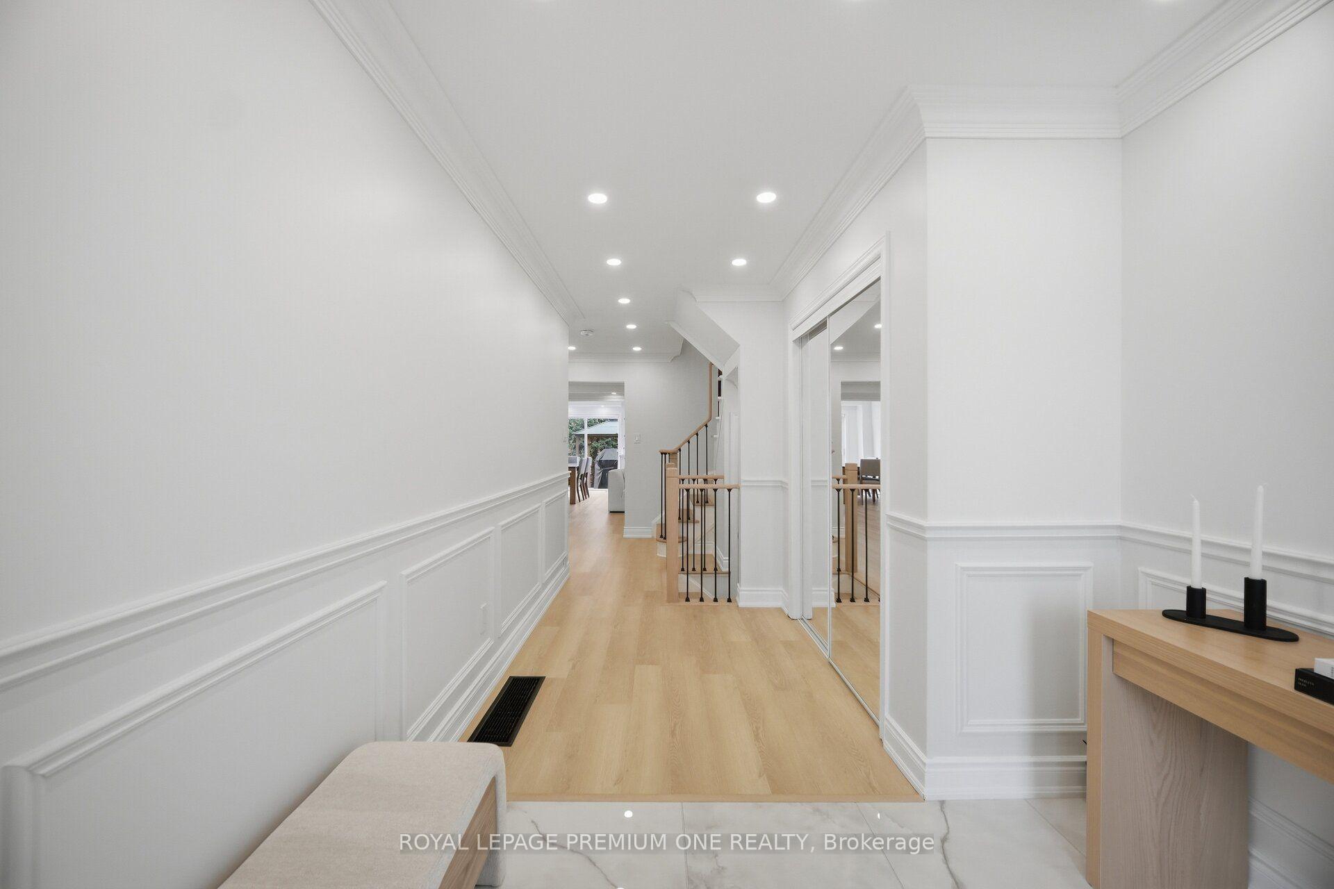 Photo 7 of 169 Venice Gate Drive, Vaughan, Vellore Village — HOMEH