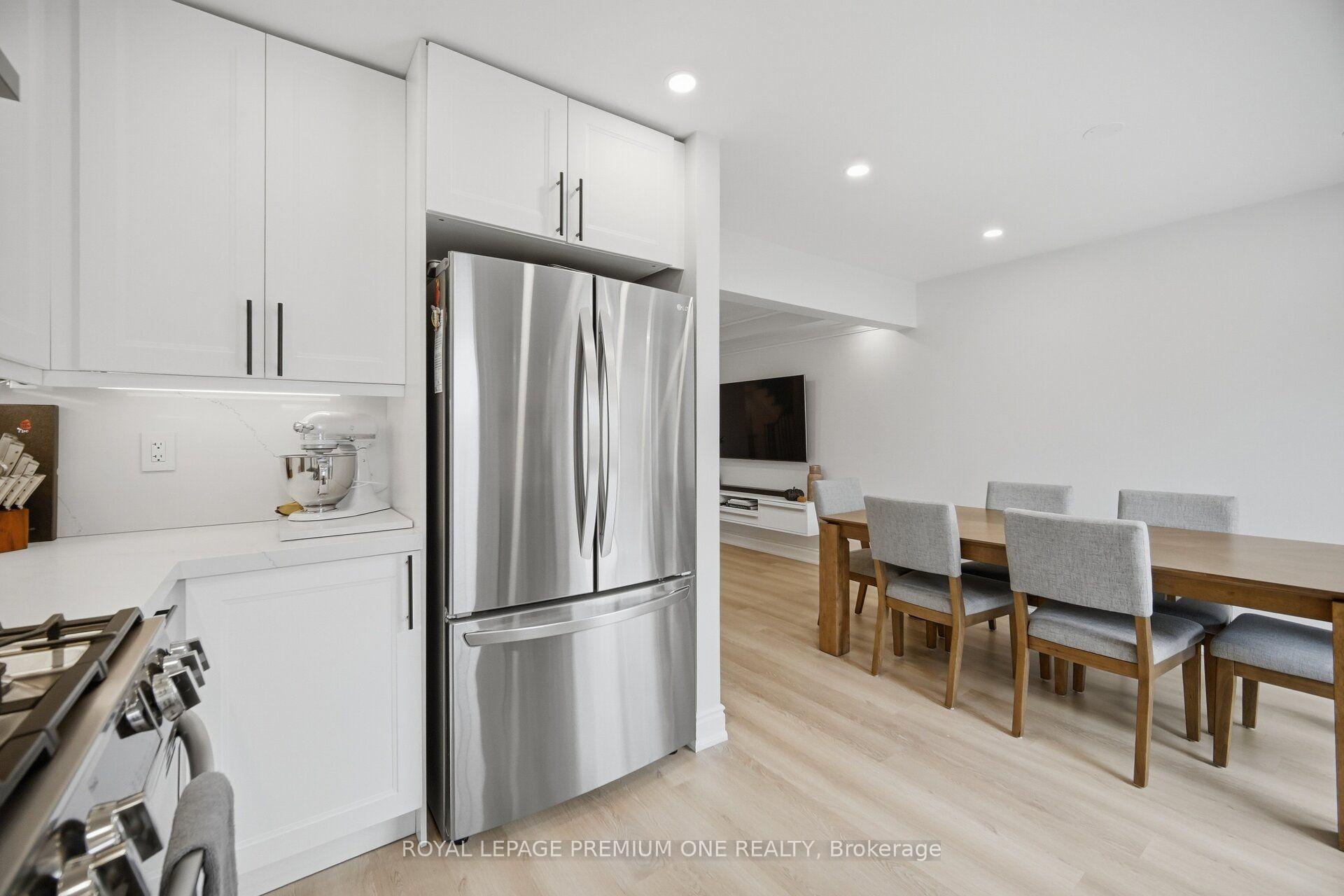 Photo 14 of 169 Venice Gate Drive, Vaughan, Vellore Village — HOMEH