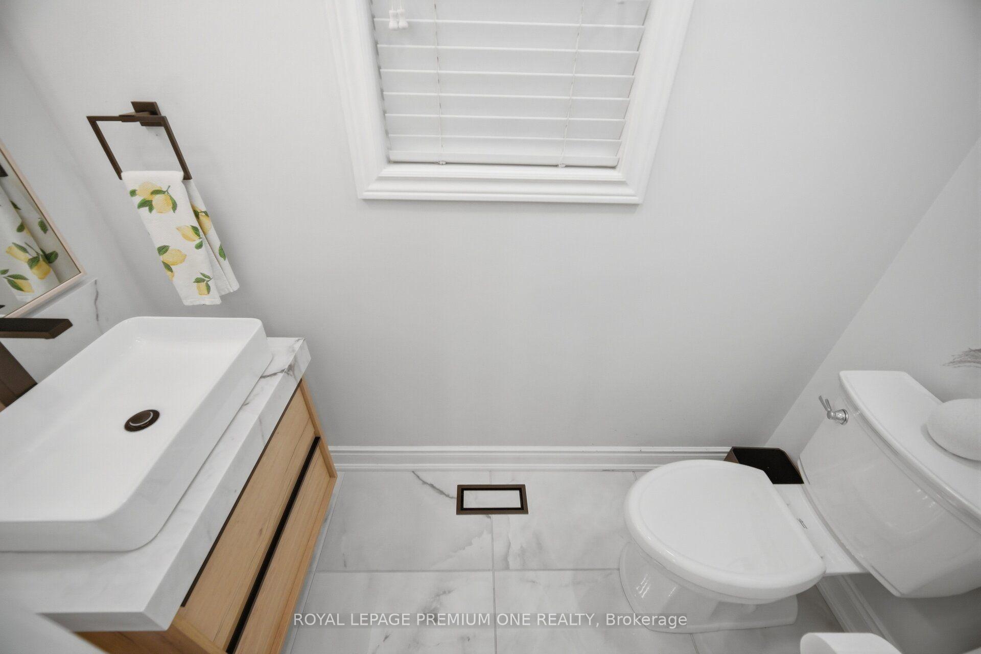Photo 18 of 169 Venice Gate Drive, Vaughan, Vellore Village — HOMEH