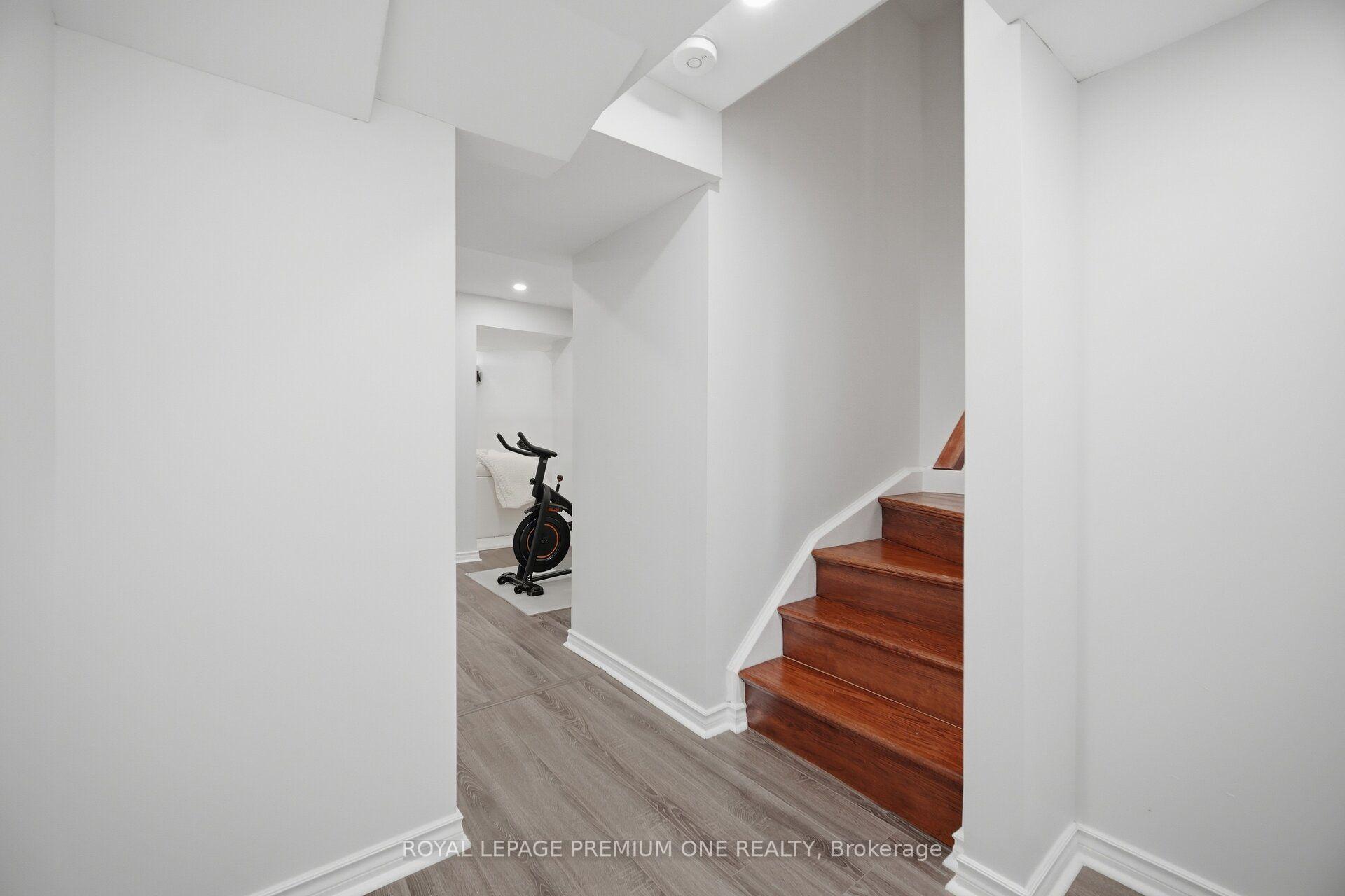 Photo 34 of 169 Venice Gate Drive, Vaughan, Vellore Village — HOMEH