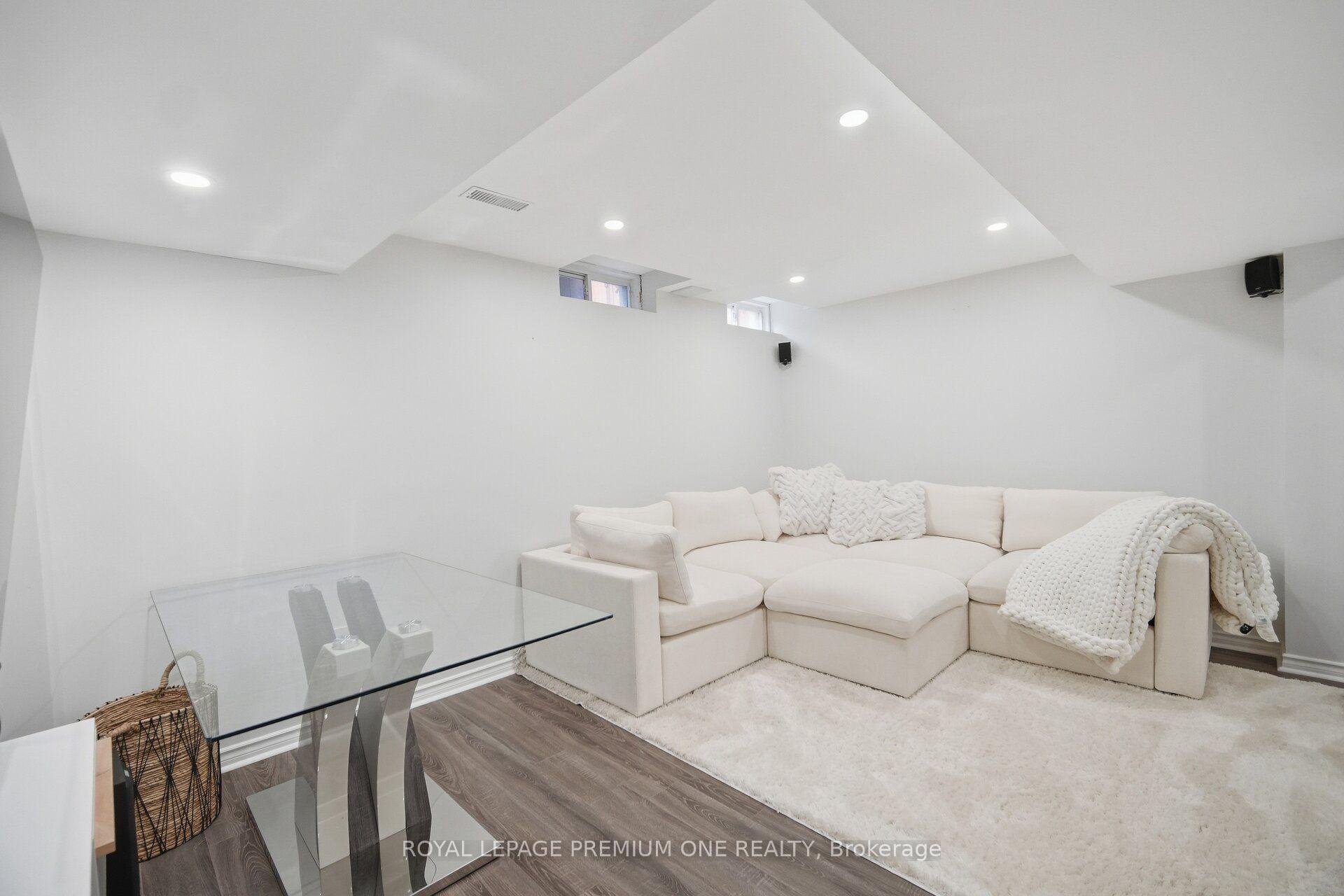 Photo 38 of 169 Venice Gate Drive, Vaughan, Vellore Village — HOMEH