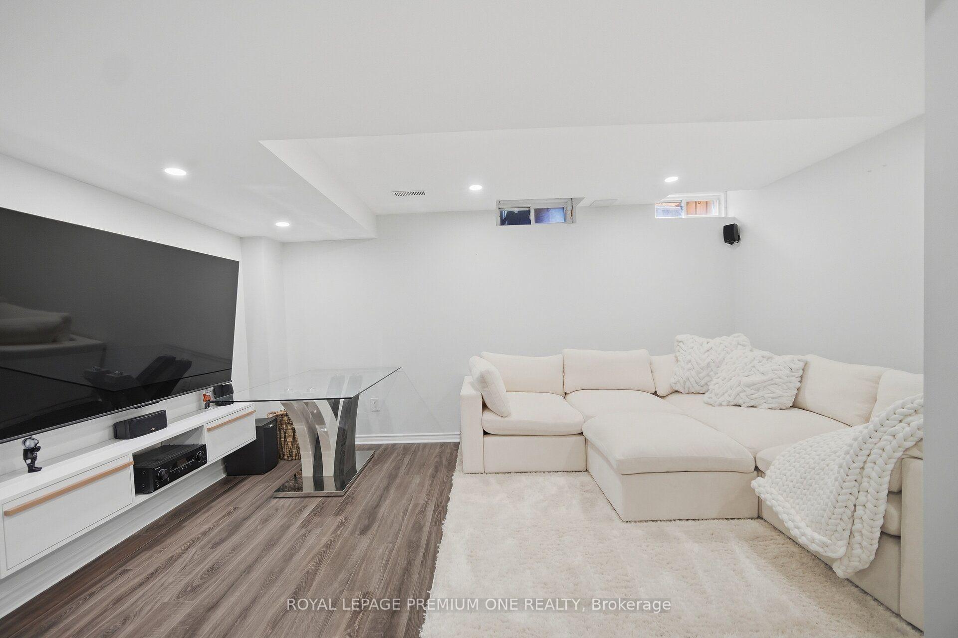 Photo 40 of 169 Venice Gate Drive, Vaughan, Vellore Village — HOMEH