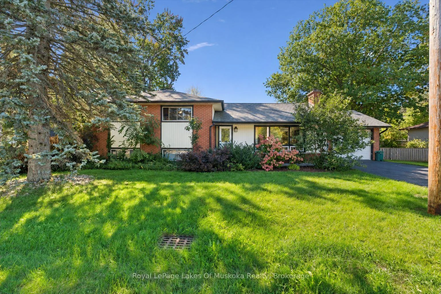Photo 1 of 135 Muskoka Beach Road, Gravenhurst, Muskoka (S) — HOMEH