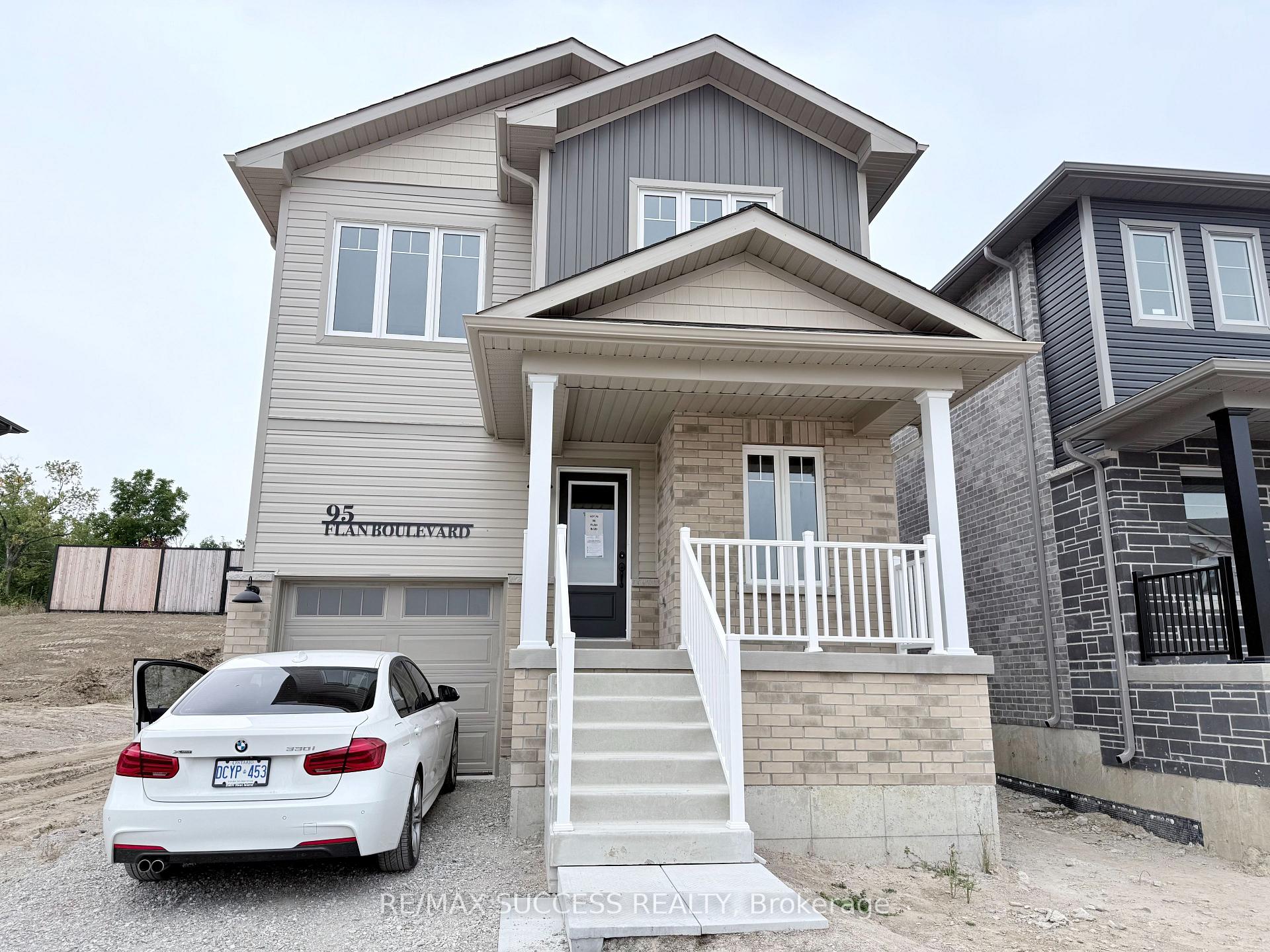 Photo 1 of 95 Flan Boulevard, Barrie, Rural Barrie Southeast — HOMEH