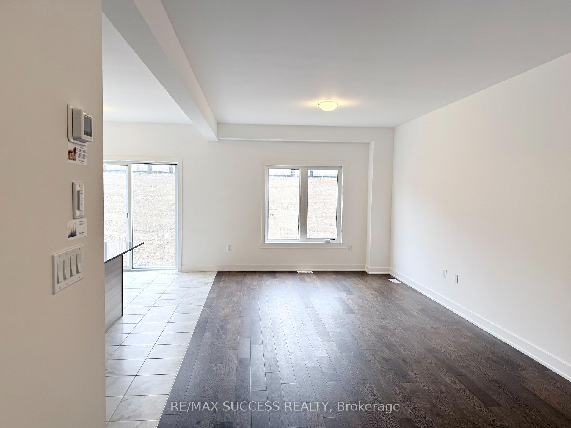 Photo 4 of 95 Flan Boulevard, Barrie, Rural Barrie Southeast — HOMEH