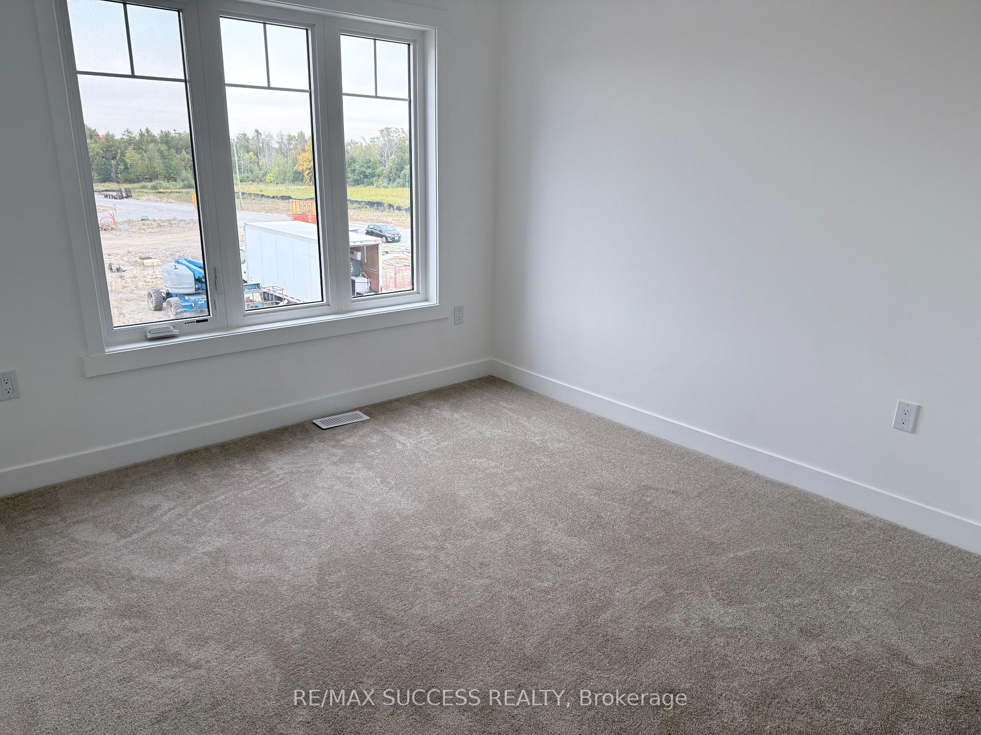 Photo 19 of 95 Flan Boulevard, Barrie, Rural Barrie Southeast — HOMEH