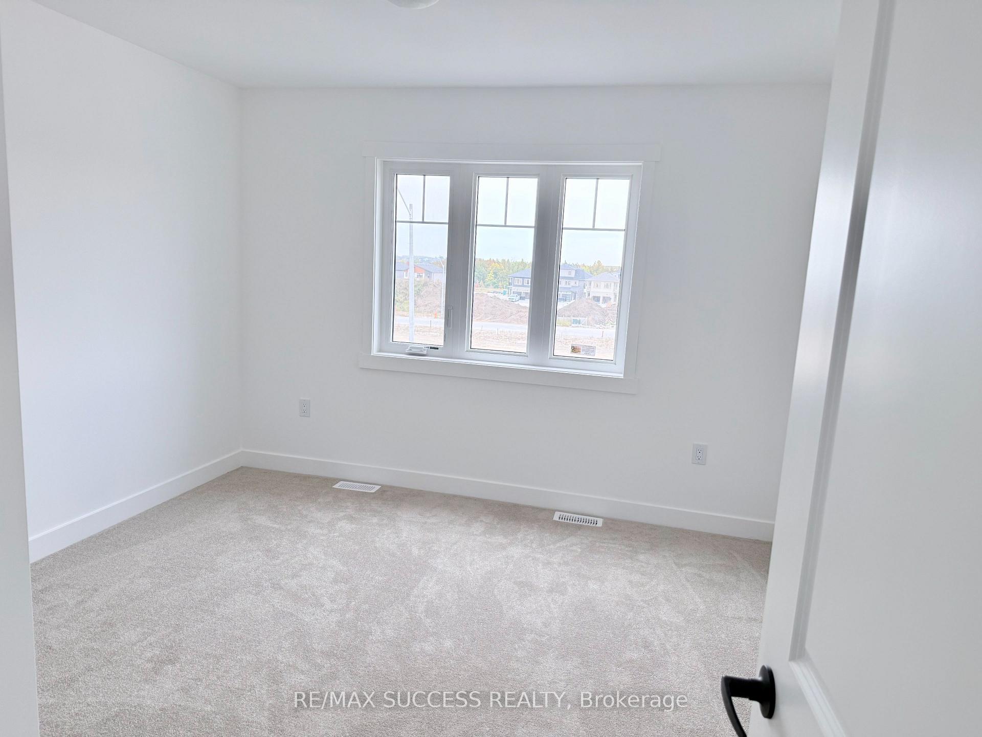 Photo 21 of 95 Flan Boulevard, Barrie, Rural Barrie Southeast — HOMEH