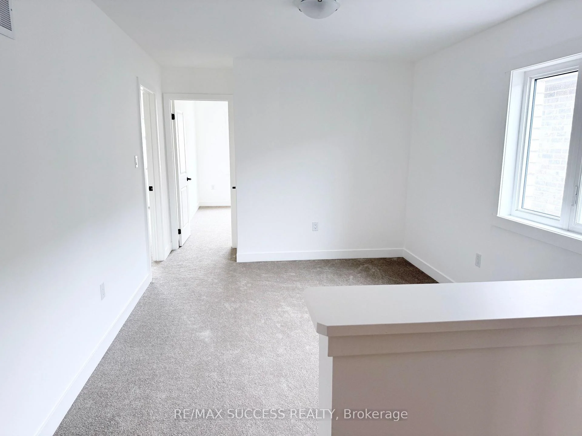Photo 18 of 95 Flan Boulevard, Barrie, Rural Barrie Southeast — HOMEH