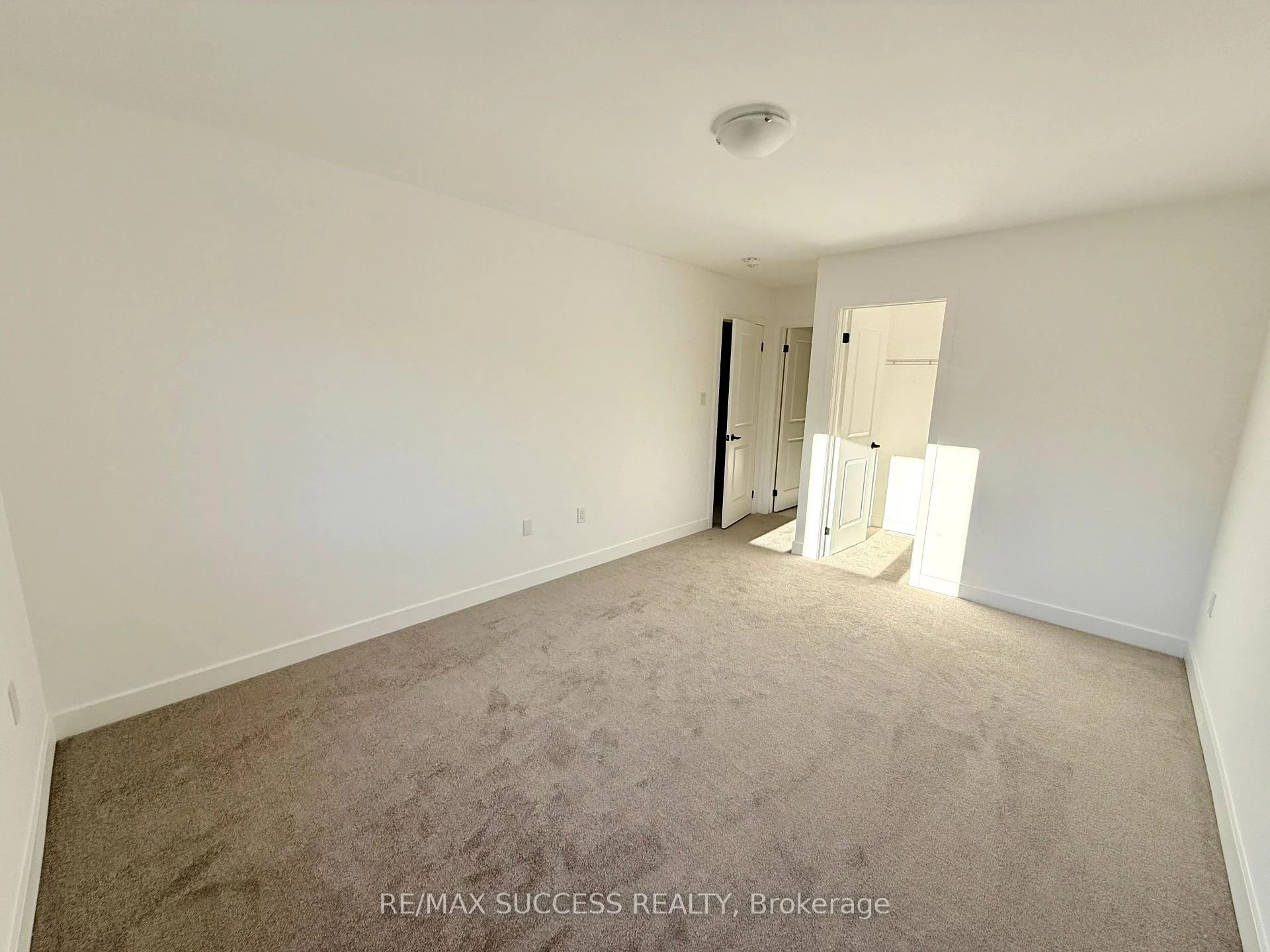 Photo 24 of 95 Flan Boulevard, Barrie, Rural Barrie Southeast — HOMEH