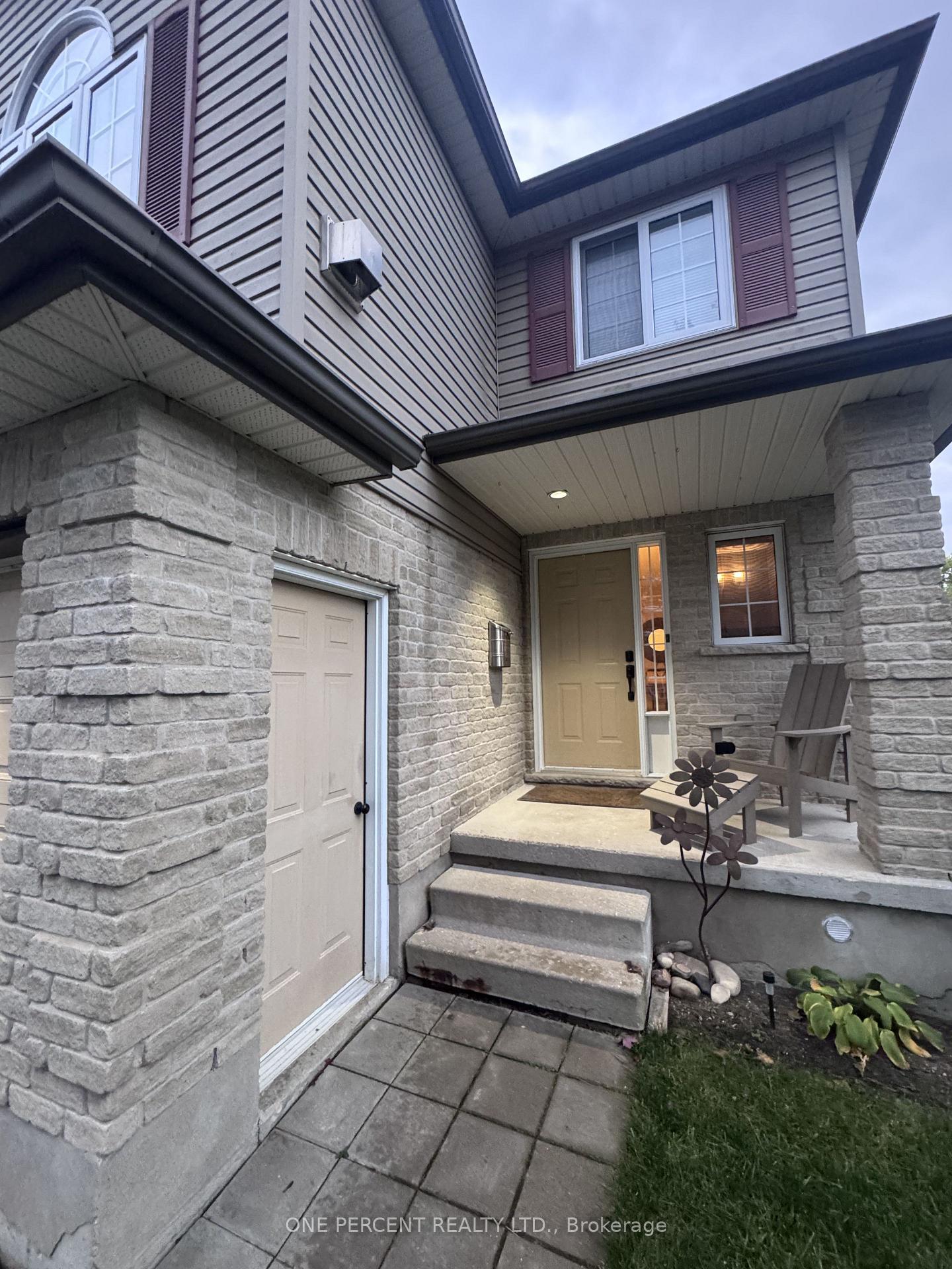 Photo 5 of 459 Albert Street, Stratford — HOMEH