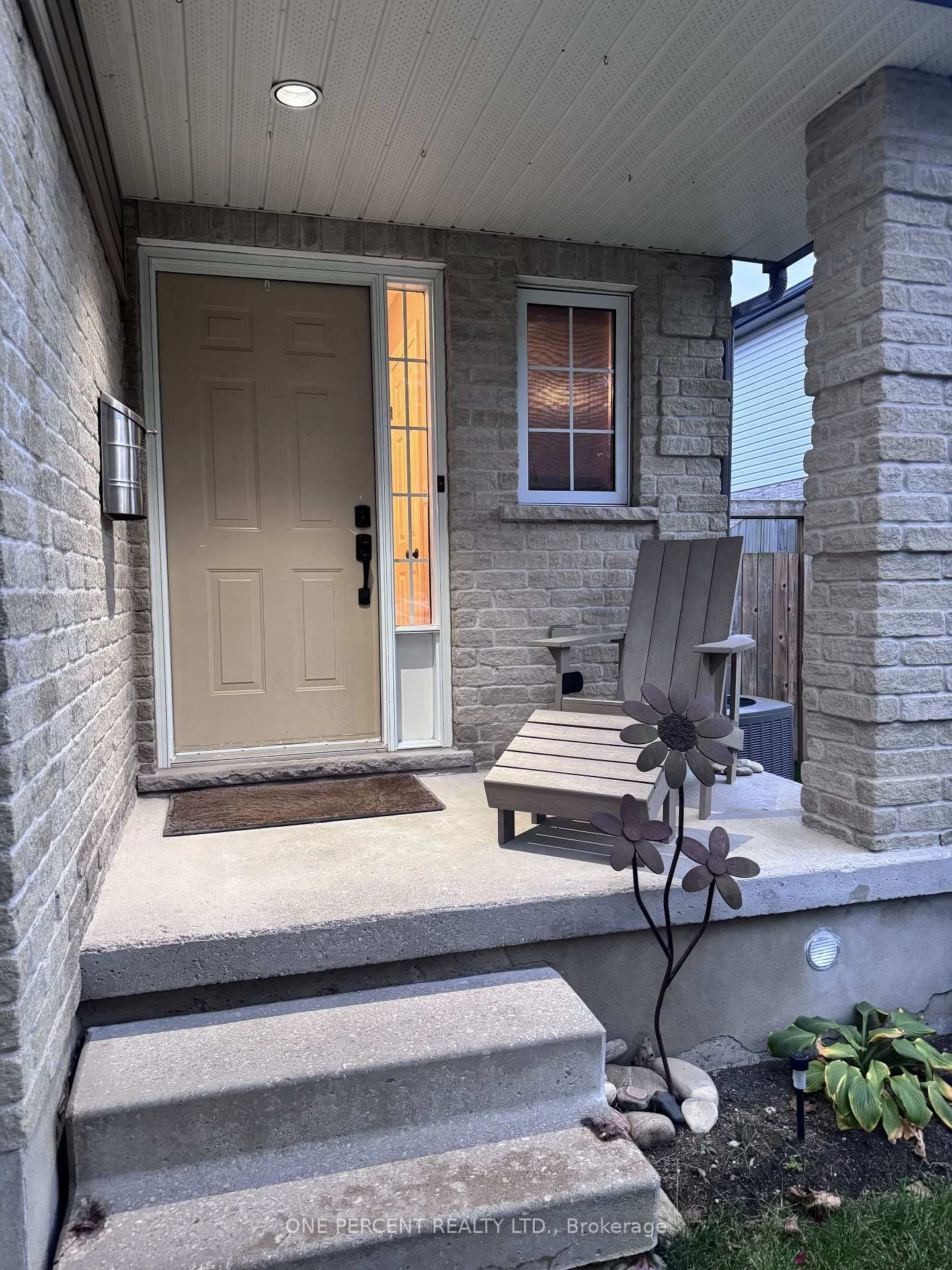 Photo 6 of 459 Albert Street, Stratford — HOMEH