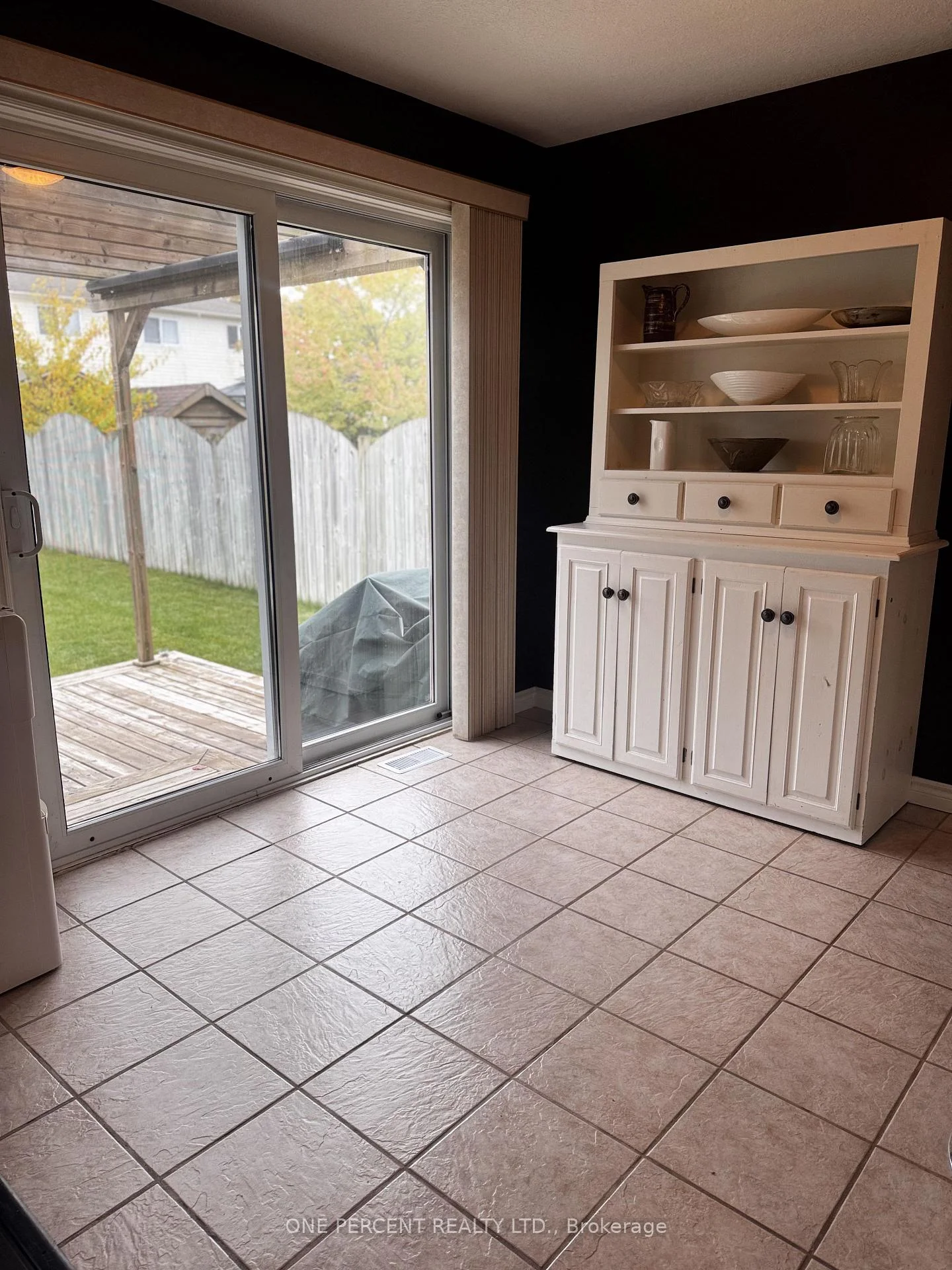 Photo 15 of 459 Albert Street, Stratford — HOMEH