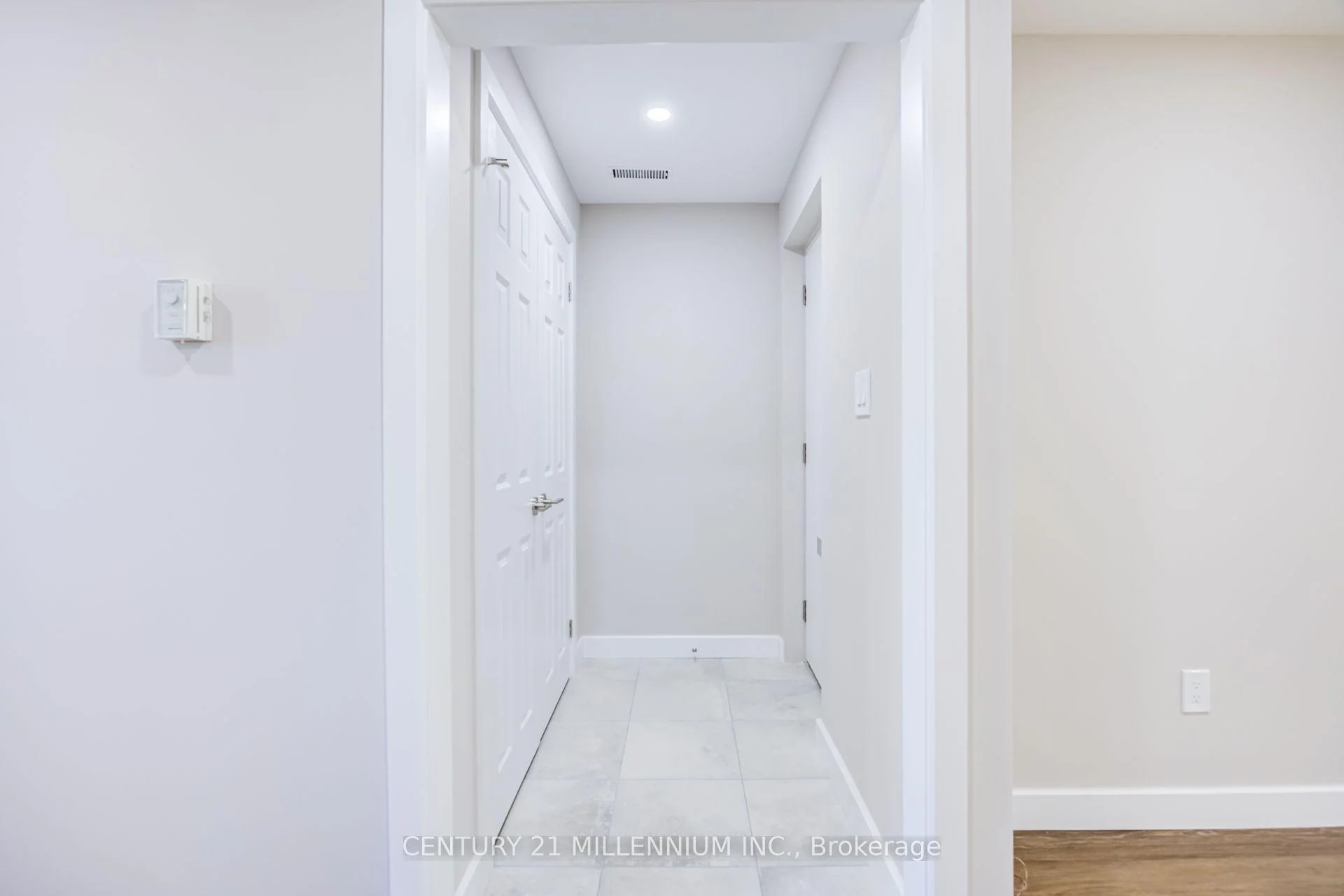 Photo 2 of Unit UNIT A, 58 Isabella Street, Brampton, Downtown Brampton — HOMEH