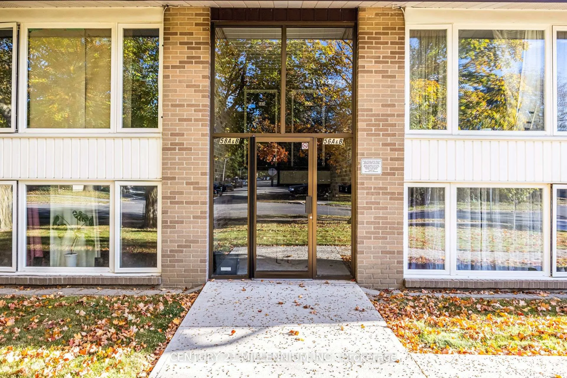 Photo 3 of Unit UNIT A, 58 Isabella Street, Brampton, Downtown Brampton — HOMEH