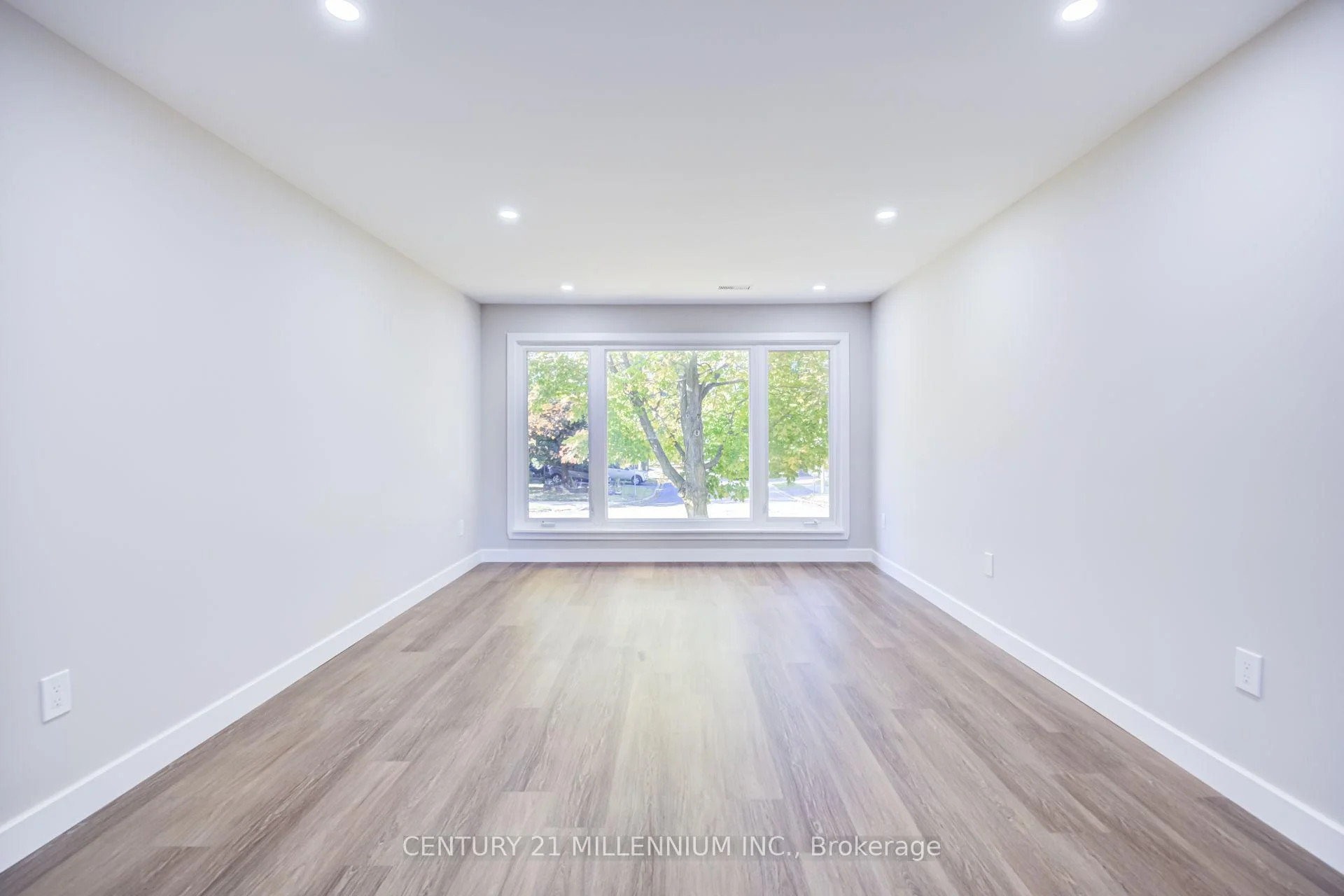 Photo 4 of Unit UNIT A, 58 Isabella Street, Brampton, Downtown Brampton — HOMEH