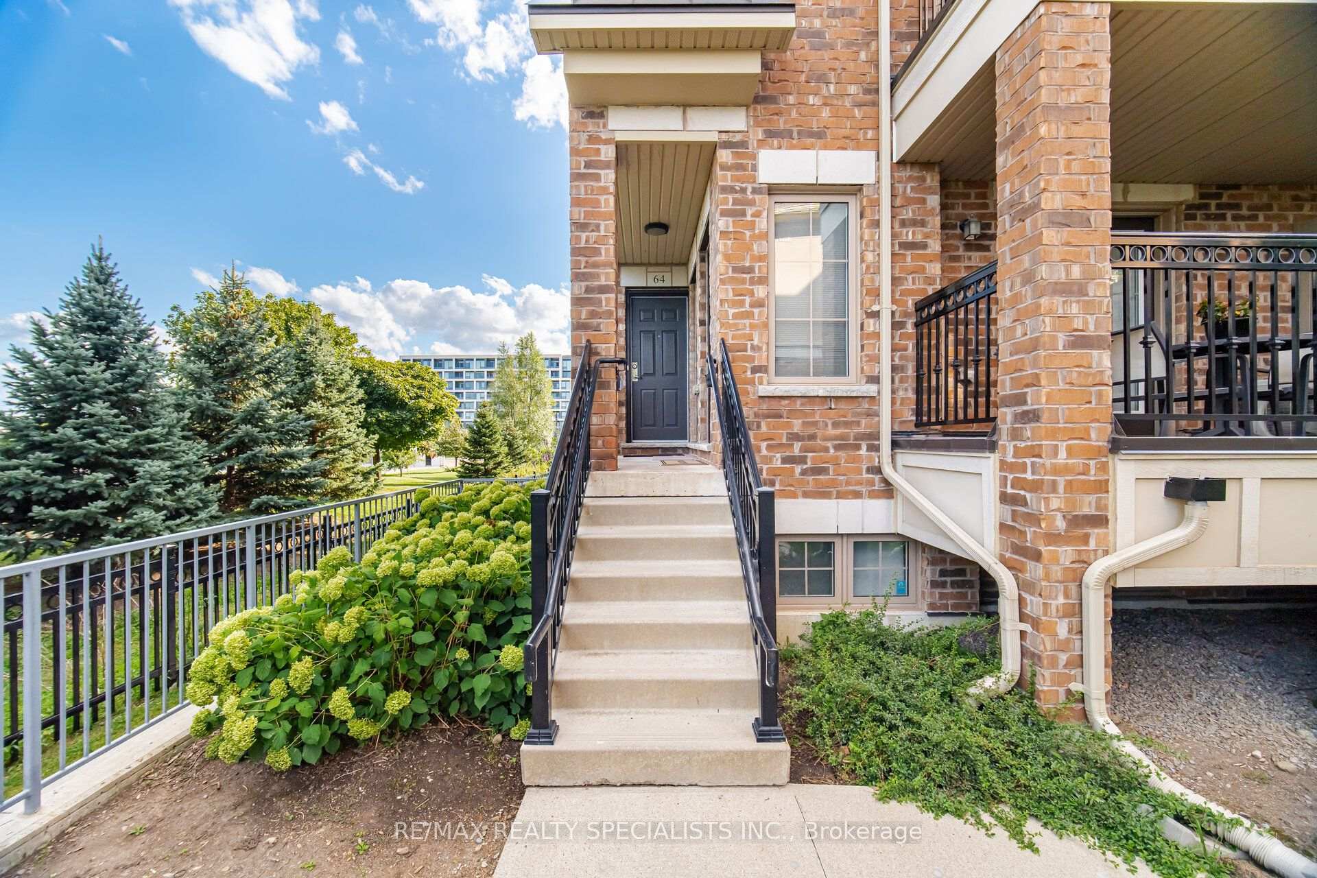 Photo 2 of Unit 66, 2441 Greenwich Drive, Oakville, Westmount — HOMEH