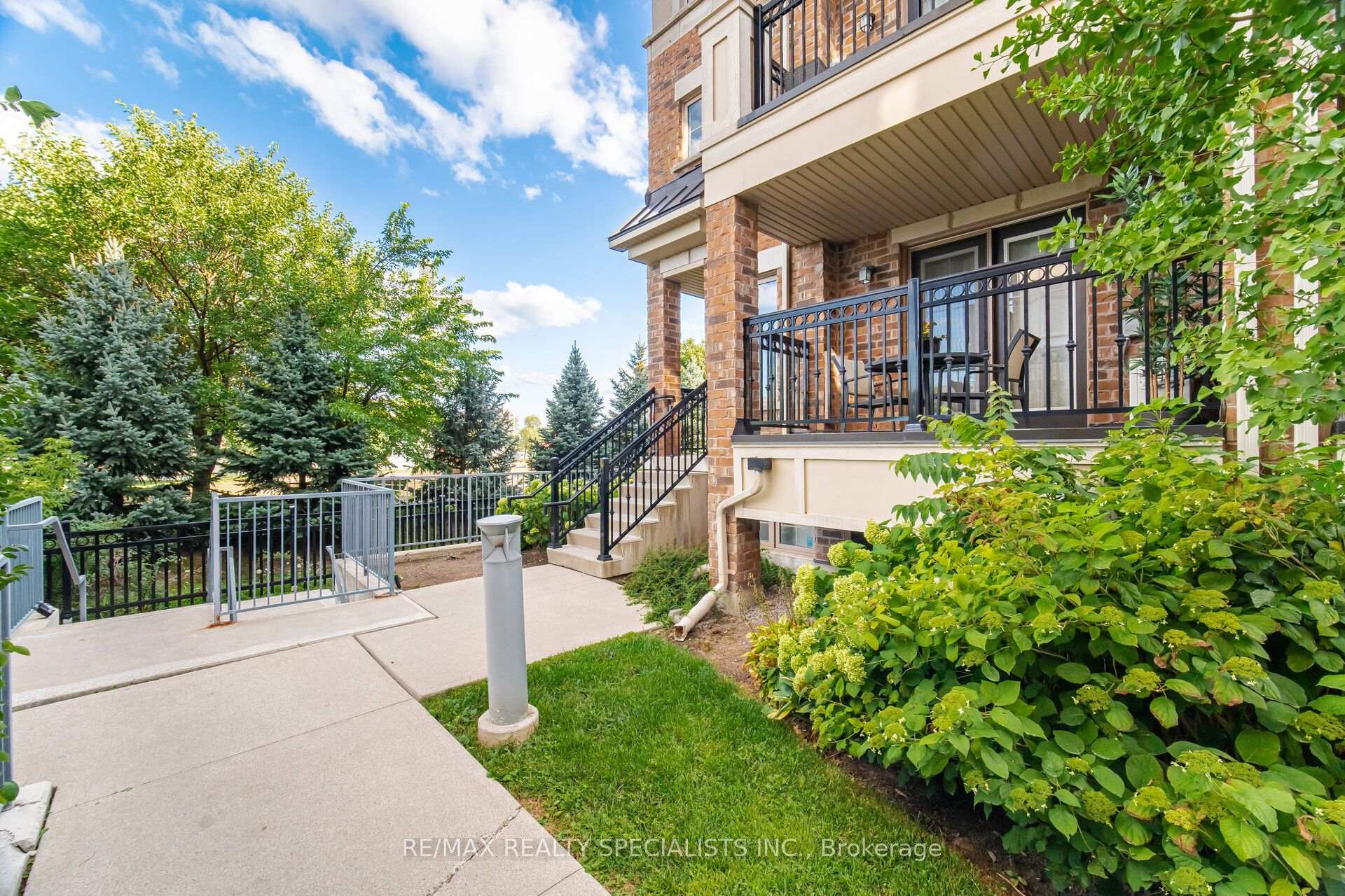 Photo 3 of Unit 66, 2441 Greenwich Drive, Oakville, Westmount — HOMEH