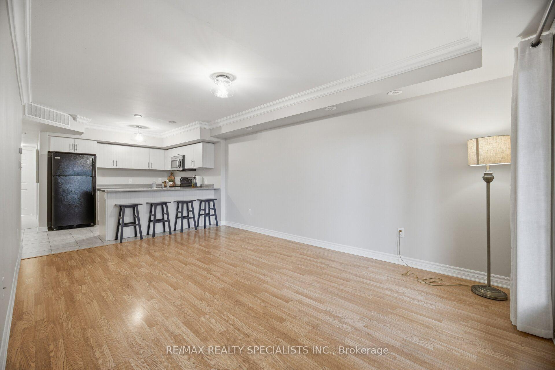 Photo 7 of Unit 66, 2441 Greenwich Drive, Oakville, Westmount — HOMEH