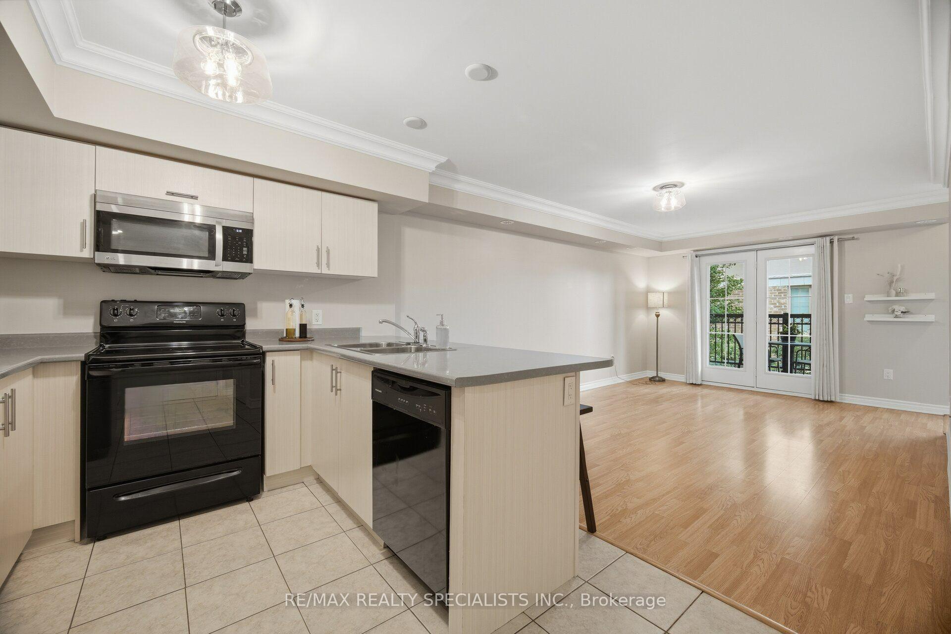 Photo 14 of Unit 66, 2441 Greenwich Drive, Oakville, Westmount — HOMEH