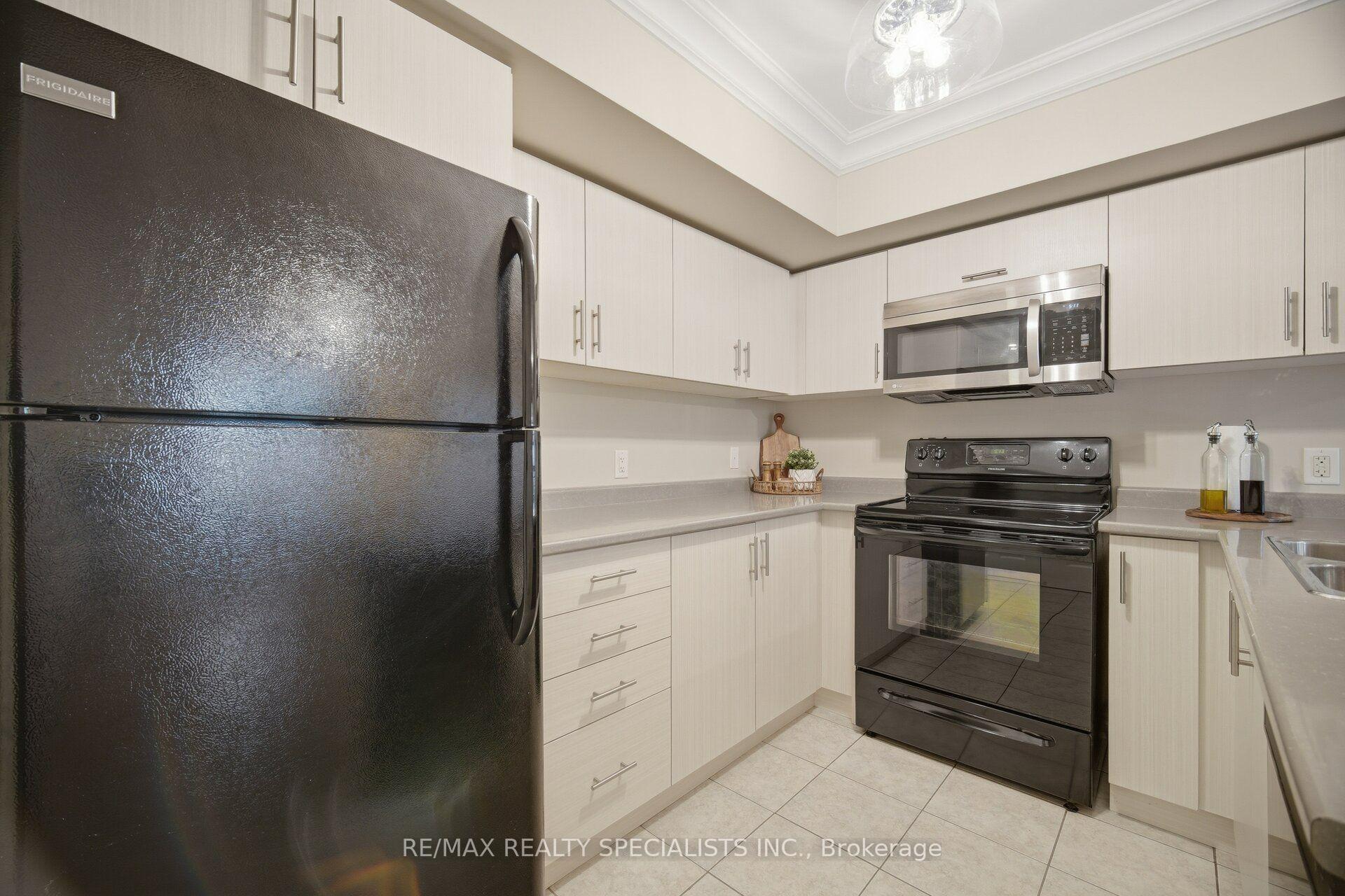 Photo 16 of Unit 66, 2441 Greenwich Drive, Oakville, Westmount — HOMEH