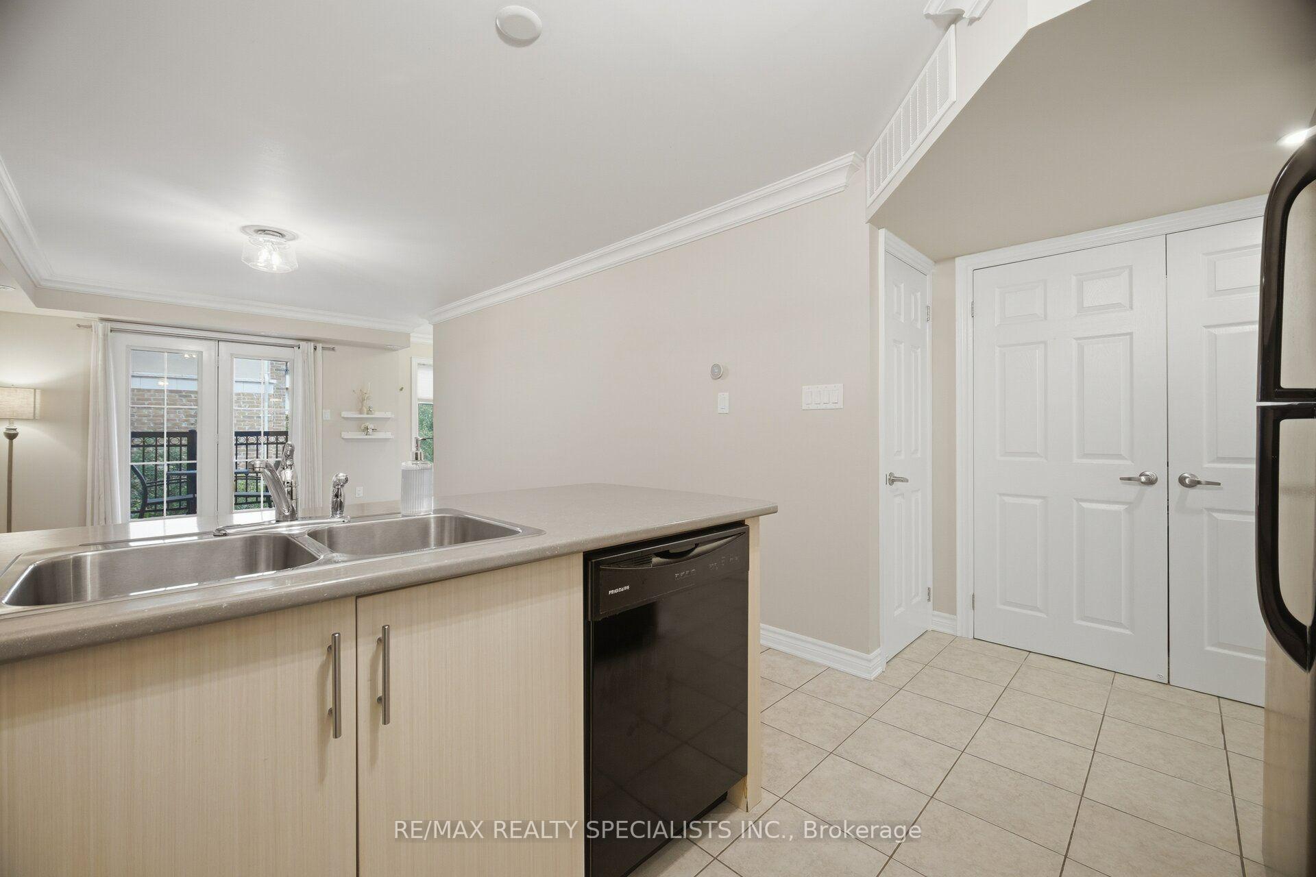 Photo 17 of Unit 66, 2441 Greenwich Drive, Oakville, Westmount — HOMEH