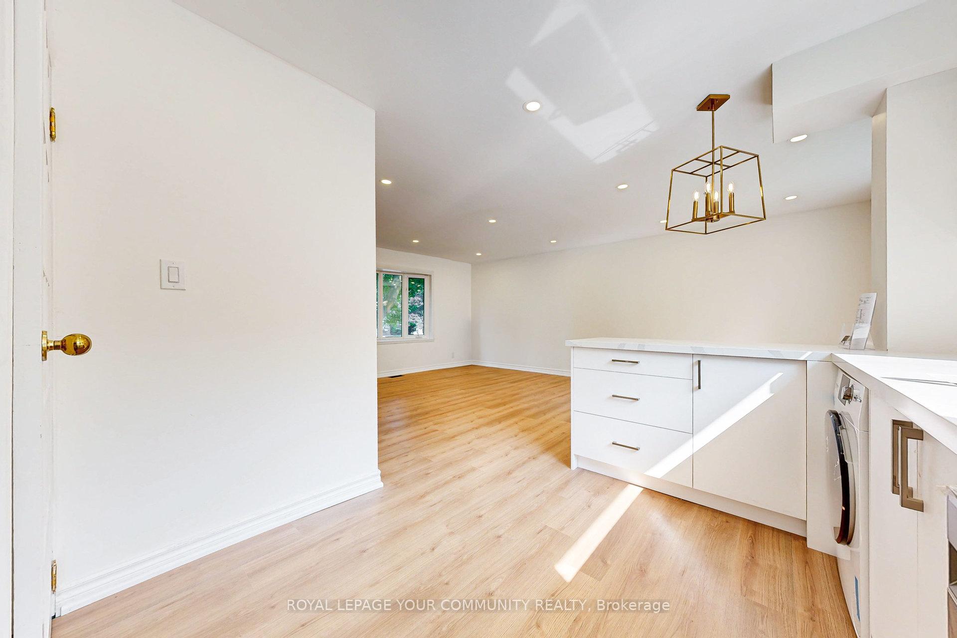 Photo 10 of Unit Main & 2nd, 83 Lundy's Lane, Newmarket, Huron Heights-Leslie Valley — HOMEH