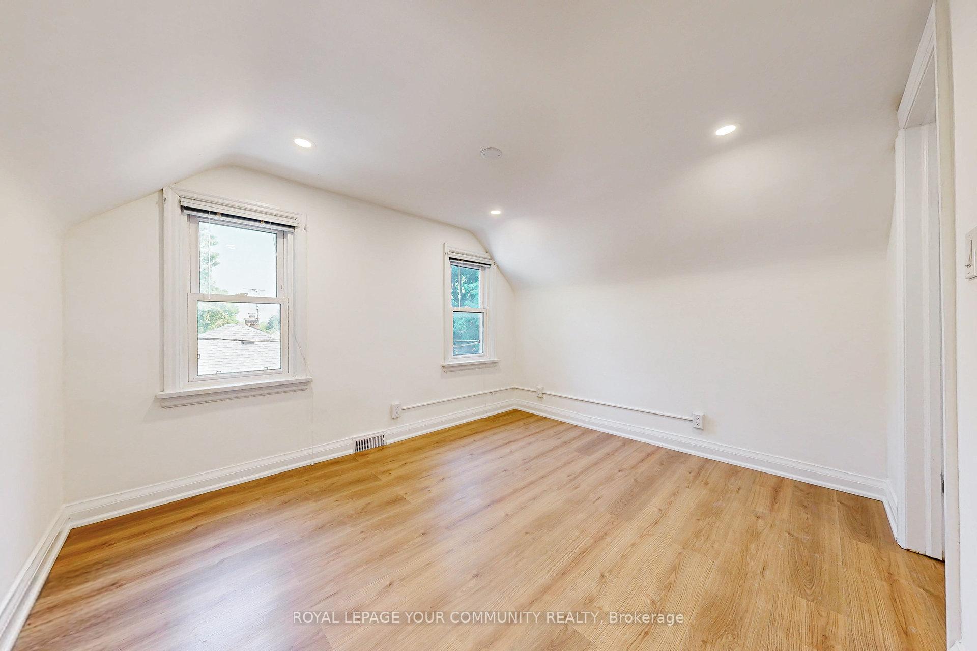 Photo 19 of Unit Main & 2nd, 83 Lundy's Lane, Newmarket, Huron Heights-Leslie Valley — HOMEH