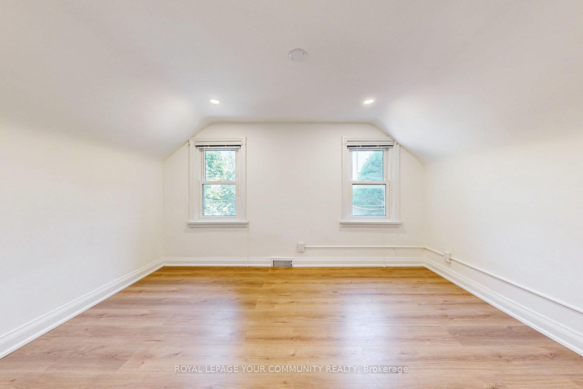 Photo 20 of Unit Main & 2nd, 83 Lundy's Lane, Newmarket, Huron Heights-Leslie Valley — HOMEH